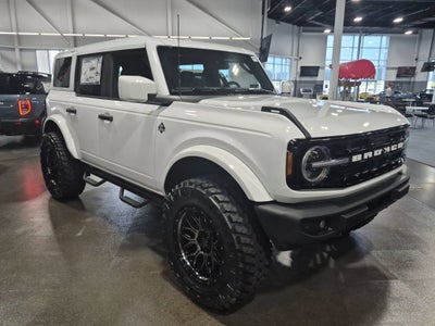 2026 Ford Bronco Outer Banks Custom Wheels / Lift