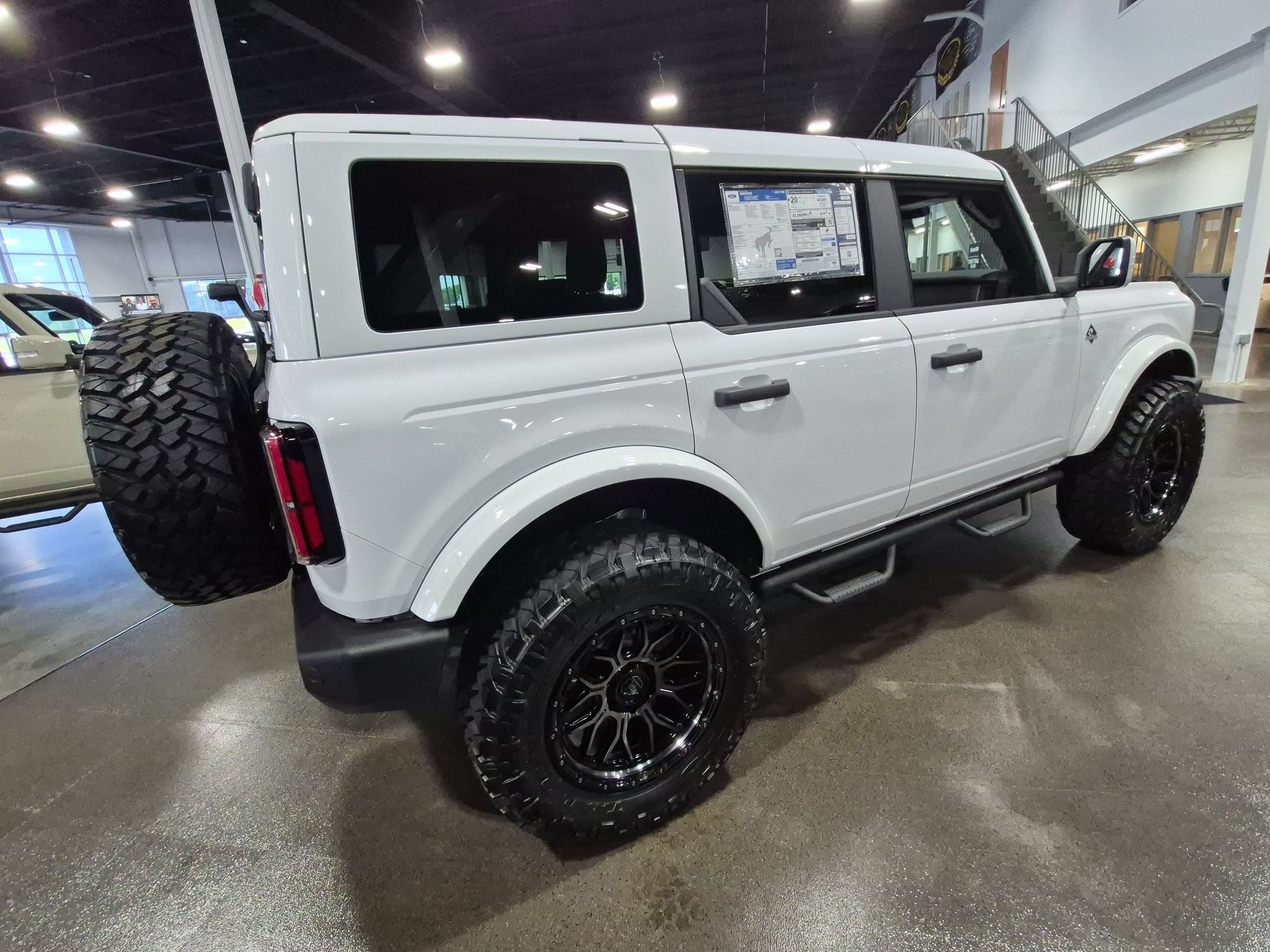 2026 Ford Bronco Outer Banks Custom Wheels / Lift