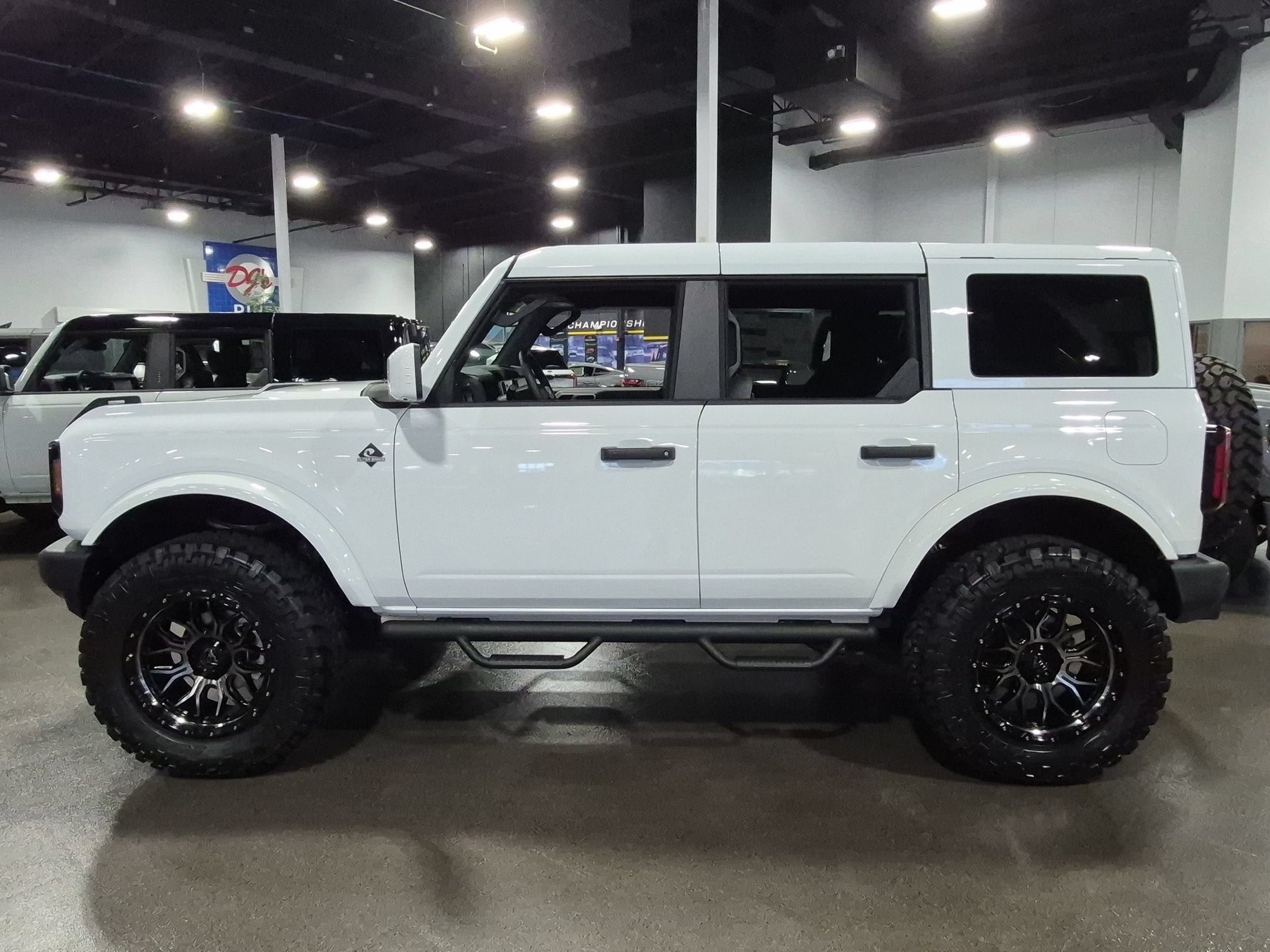 2026 Ford Bronco Outer Banks Custom Wheels / Lift