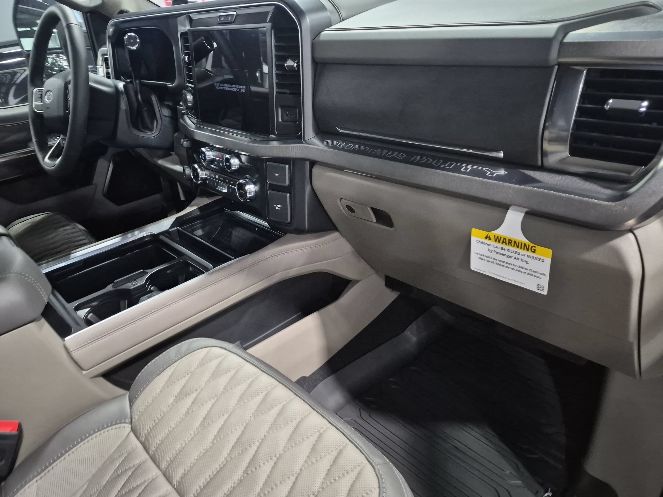 2026 Ford Super Duty F-350 SRW Platinum