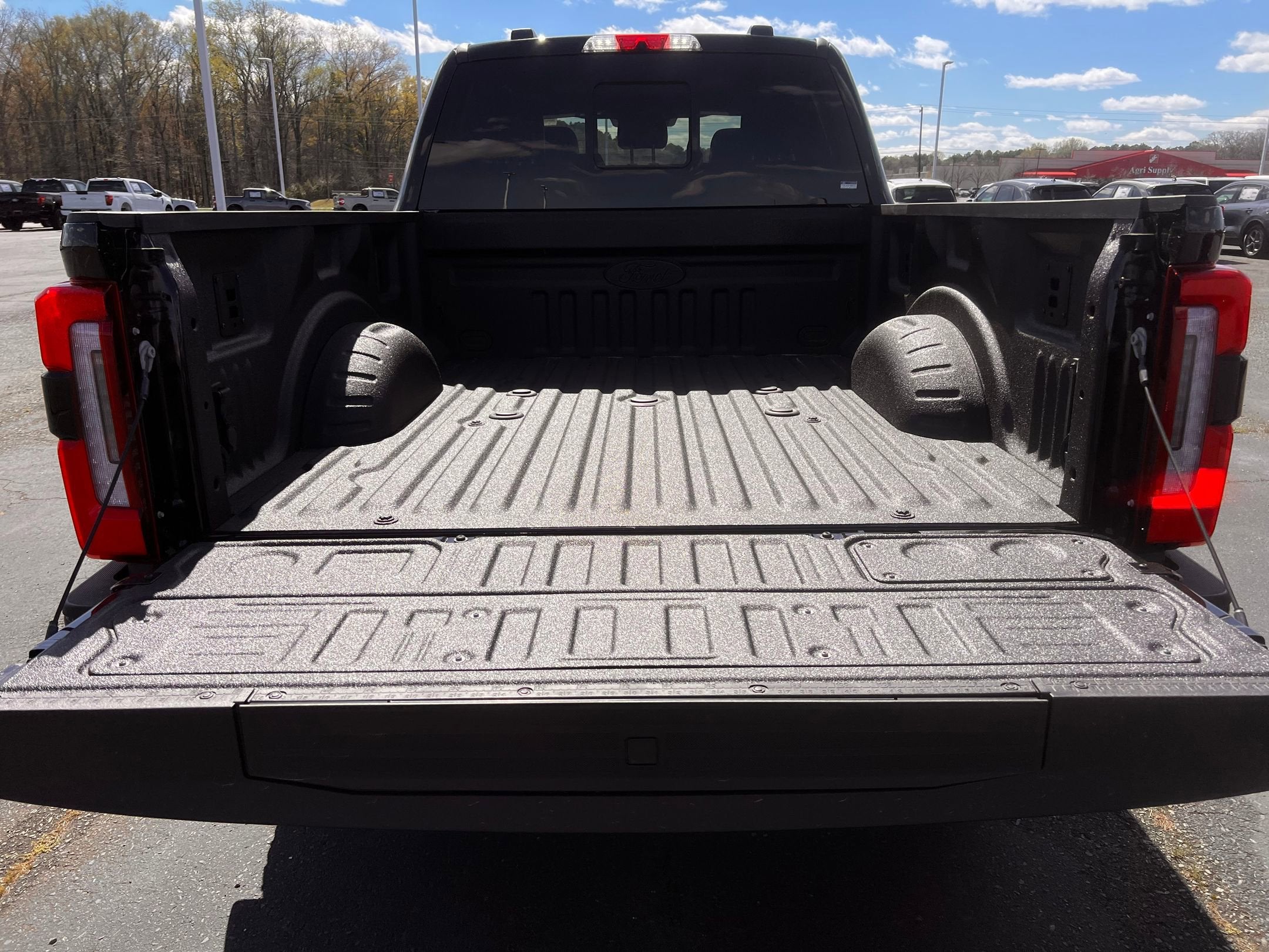 2026 Ford Super Duty F-350 SRW Platinum