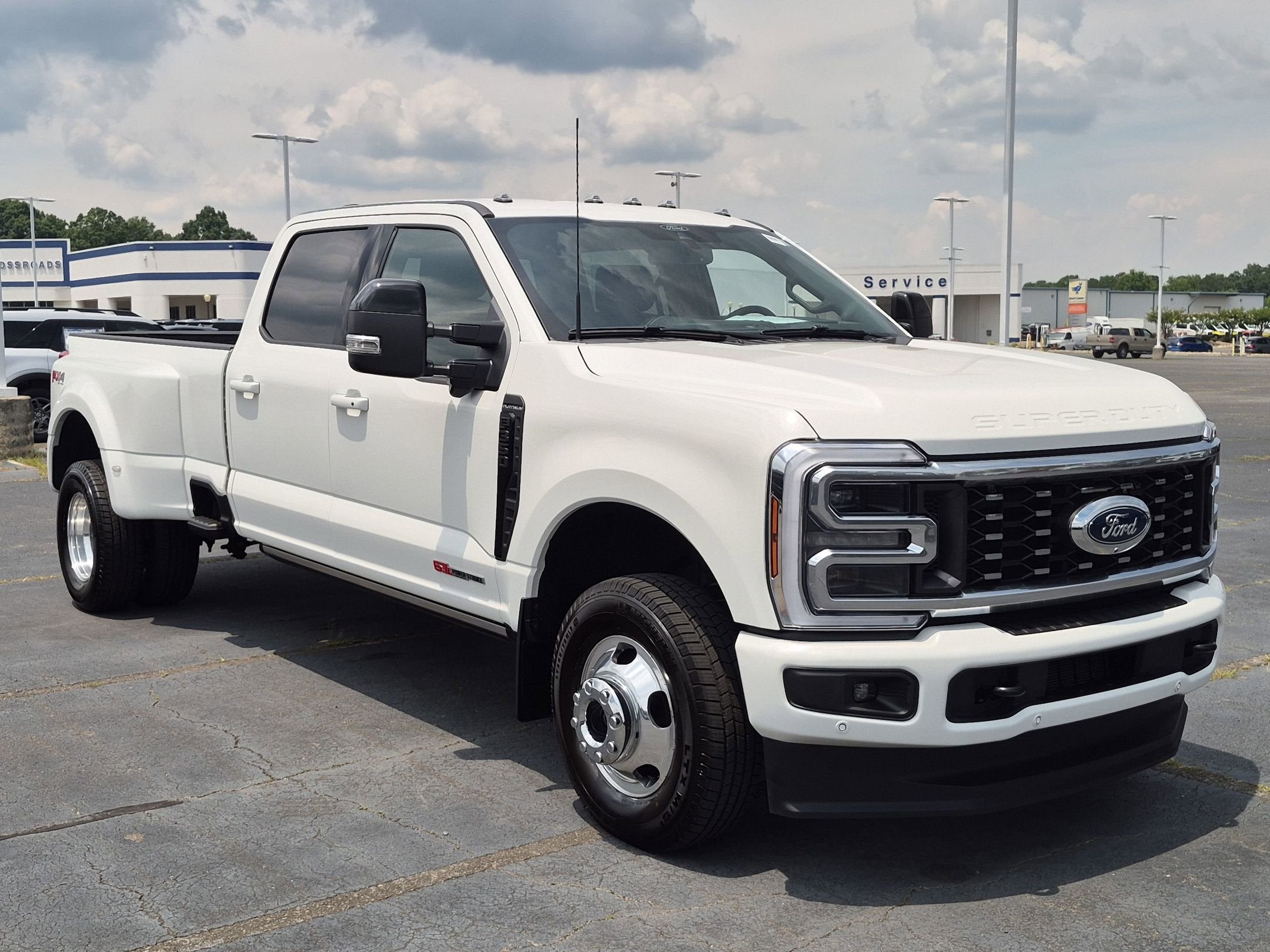 2025 Ford Super Duty F-350 DRW Platinum