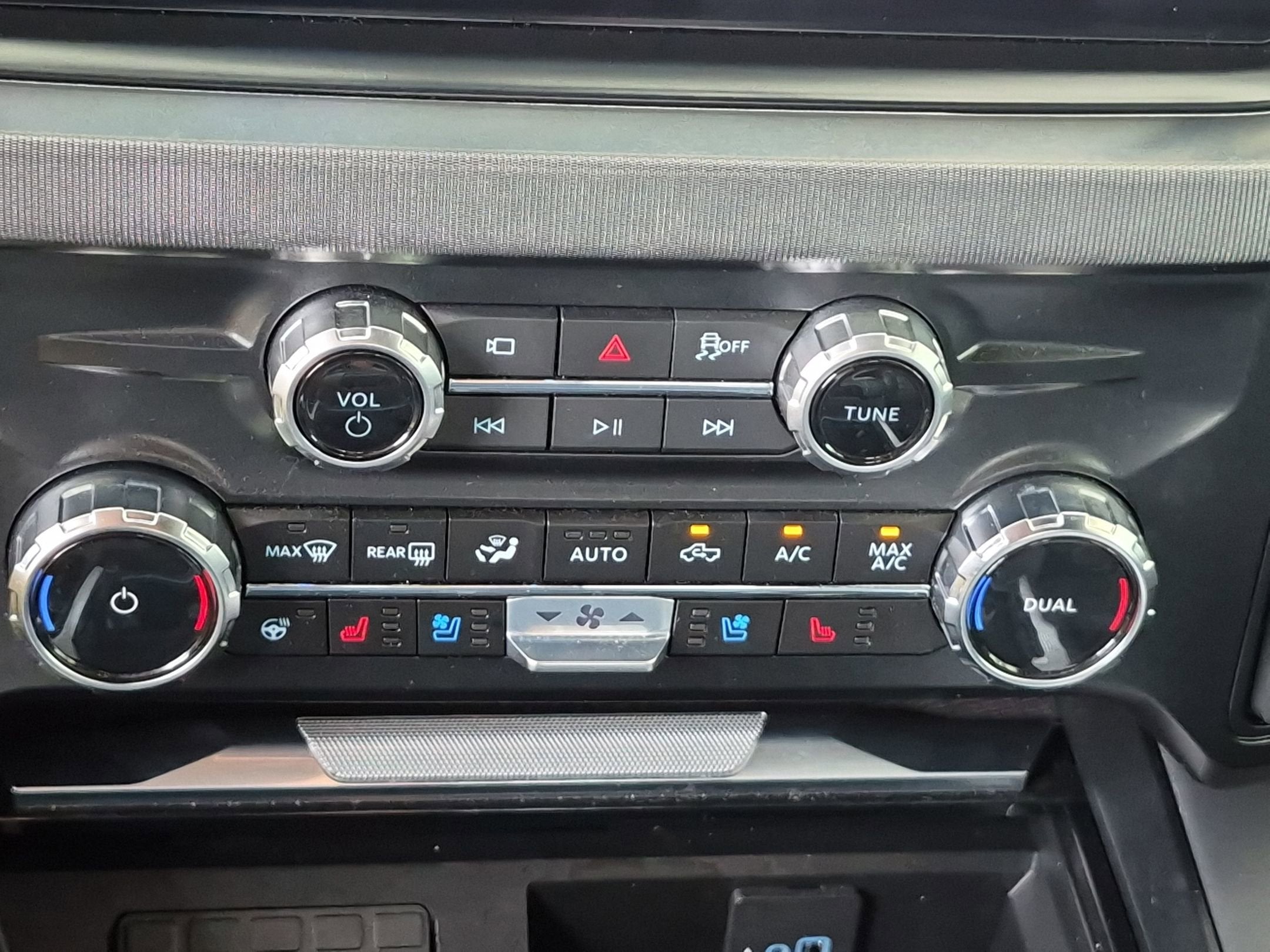 2025 Ford Super Duty F-350 DRW Platinum