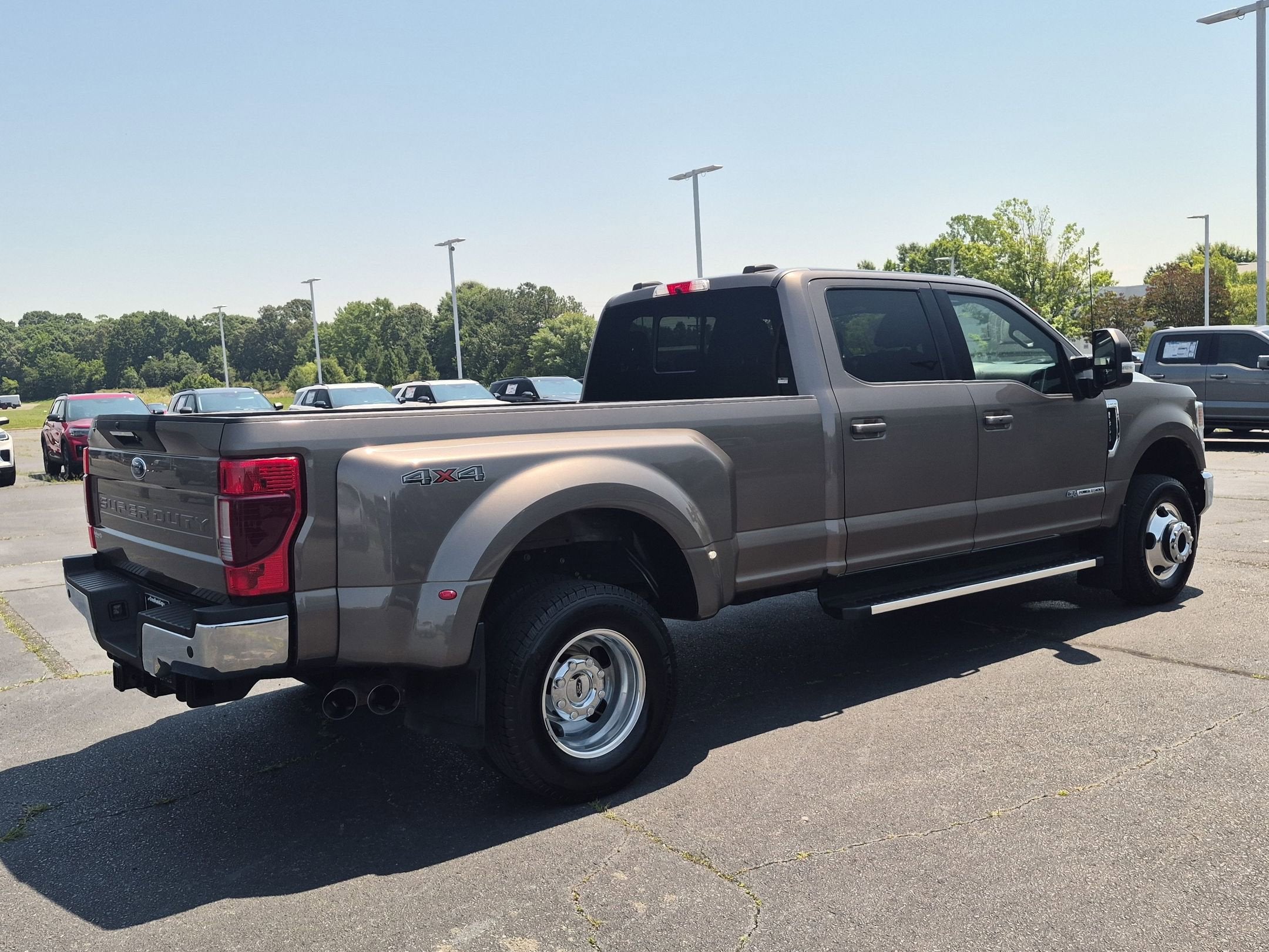 2022 Ford Super Duty F-350 DRW LARIAT