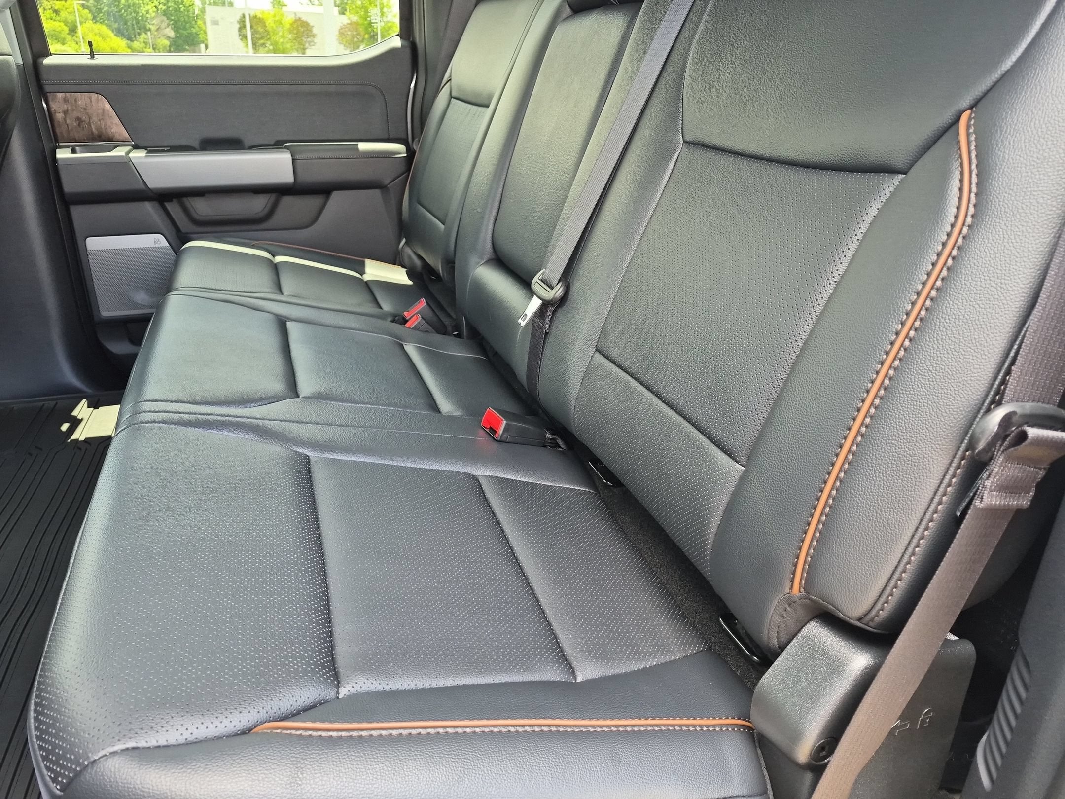 2026 Ford Super Duty F-350 DRW LARIAT