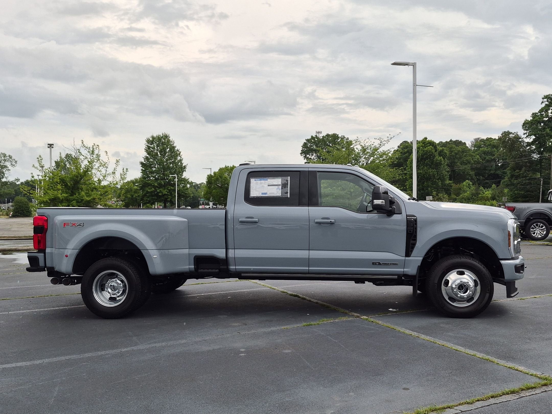2026 Ford Super Duty F-350 DRW Platinum