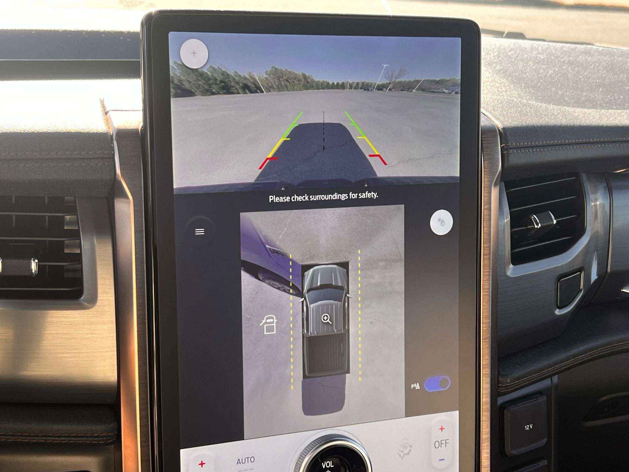 2022 Ford F-150 Lightning LARIAT