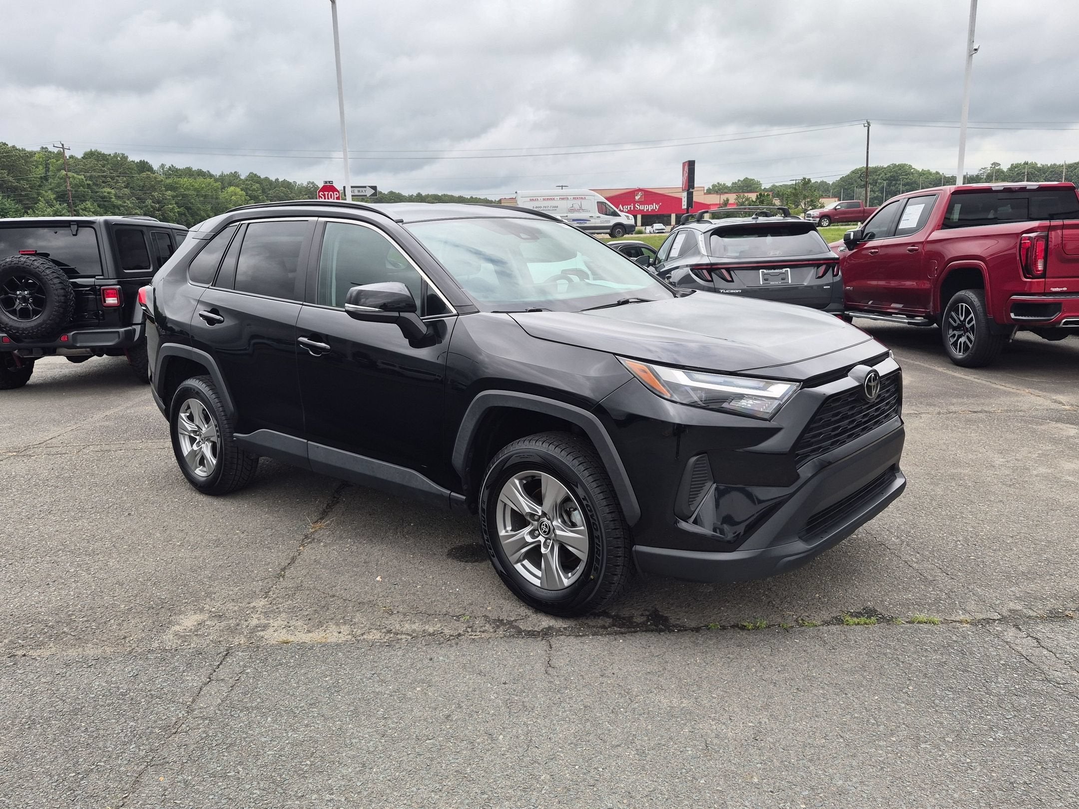 2023 Toyota RAV4 XLE