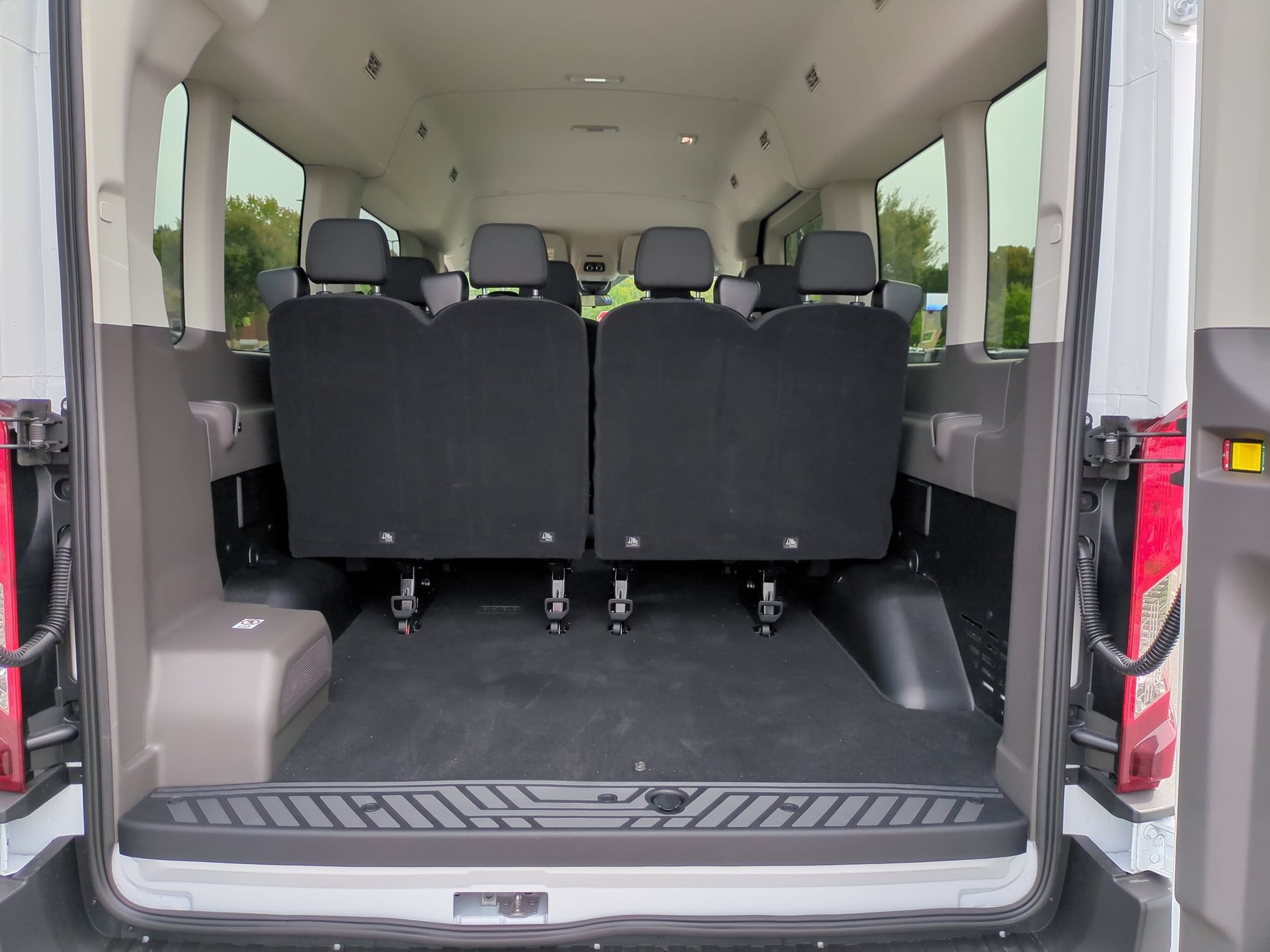 2027 Ford Transit Passenger Wagon XLT