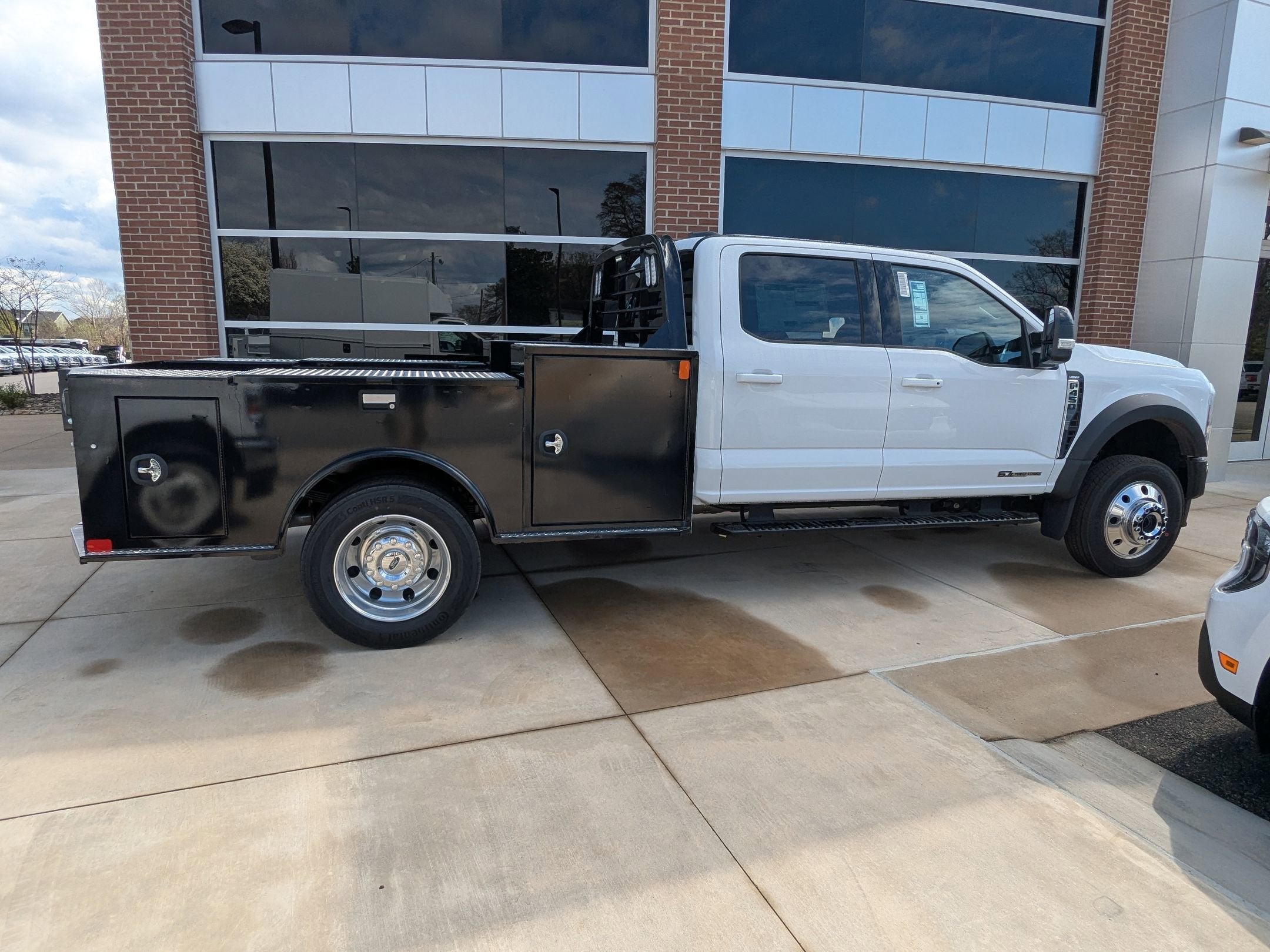 2026 Ford Super Duty F-450 DRW LARIAT