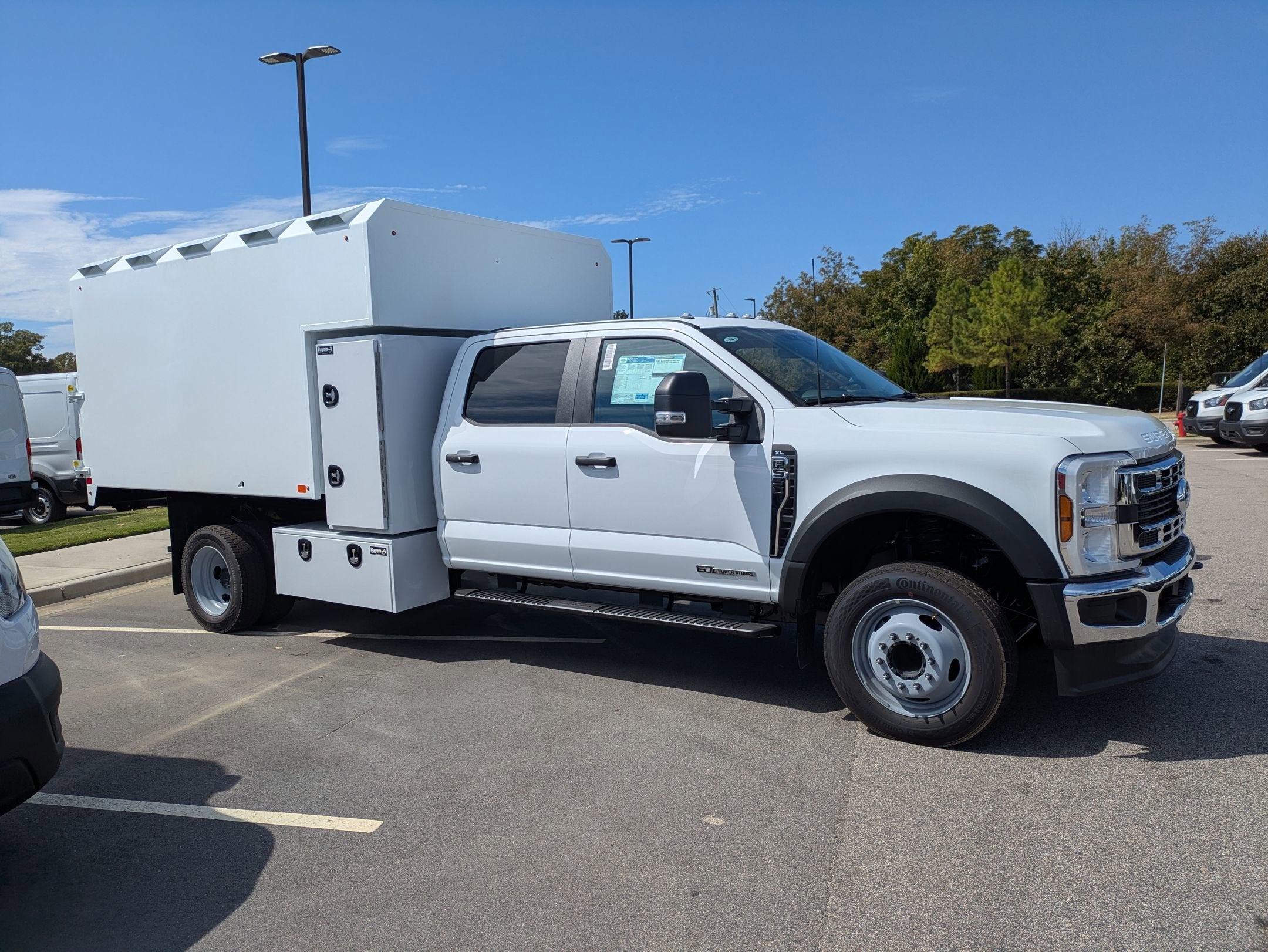 2025 Ford Super Duty F-550 DRW XL