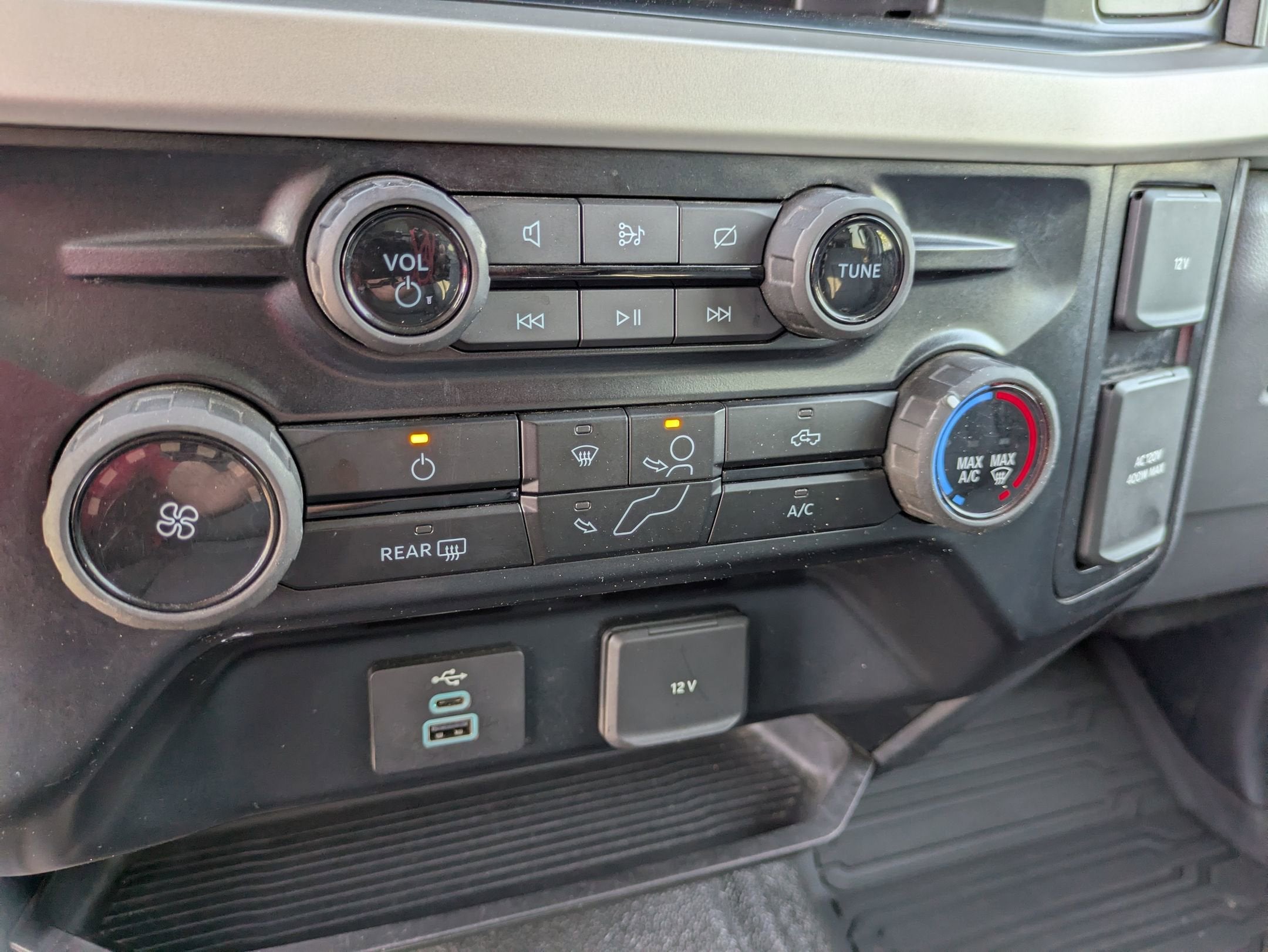 2024 Ford Super Duty F-550 DRW XL
