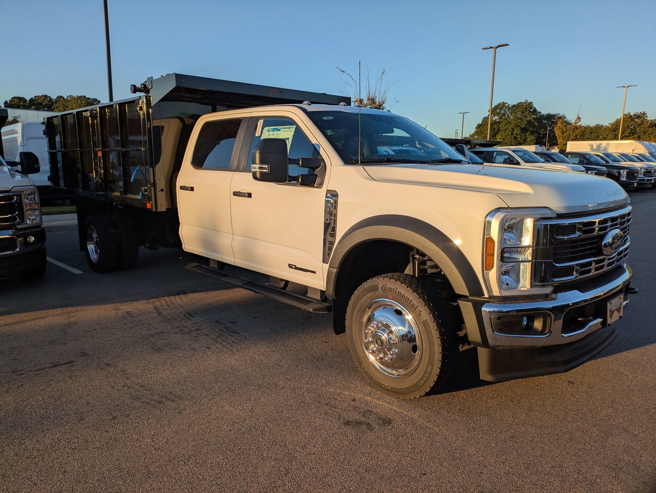 2025 Ford Super Duty F-550 DRW XL