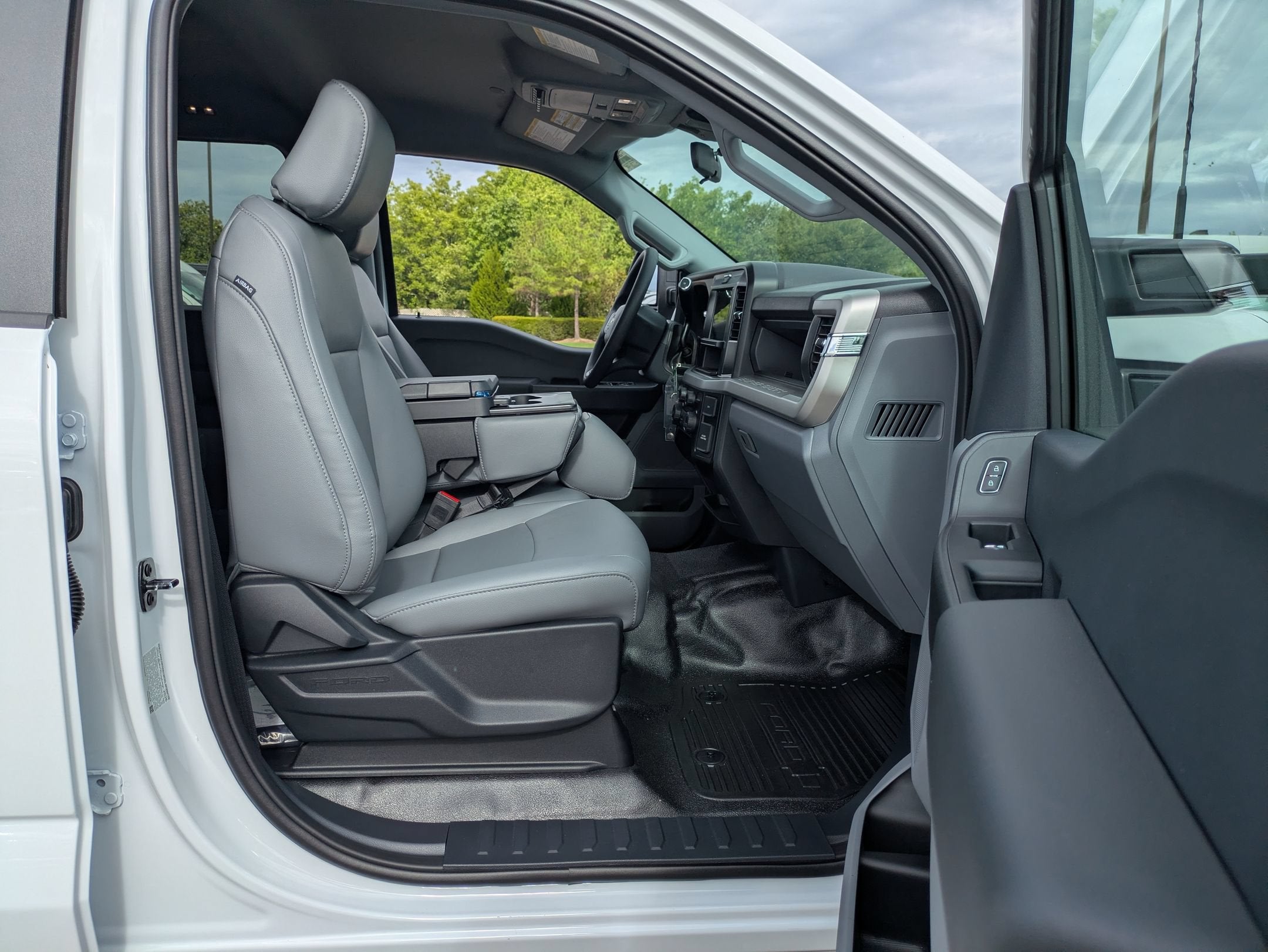 2026 Ford Super Duty F-550 DRW XL