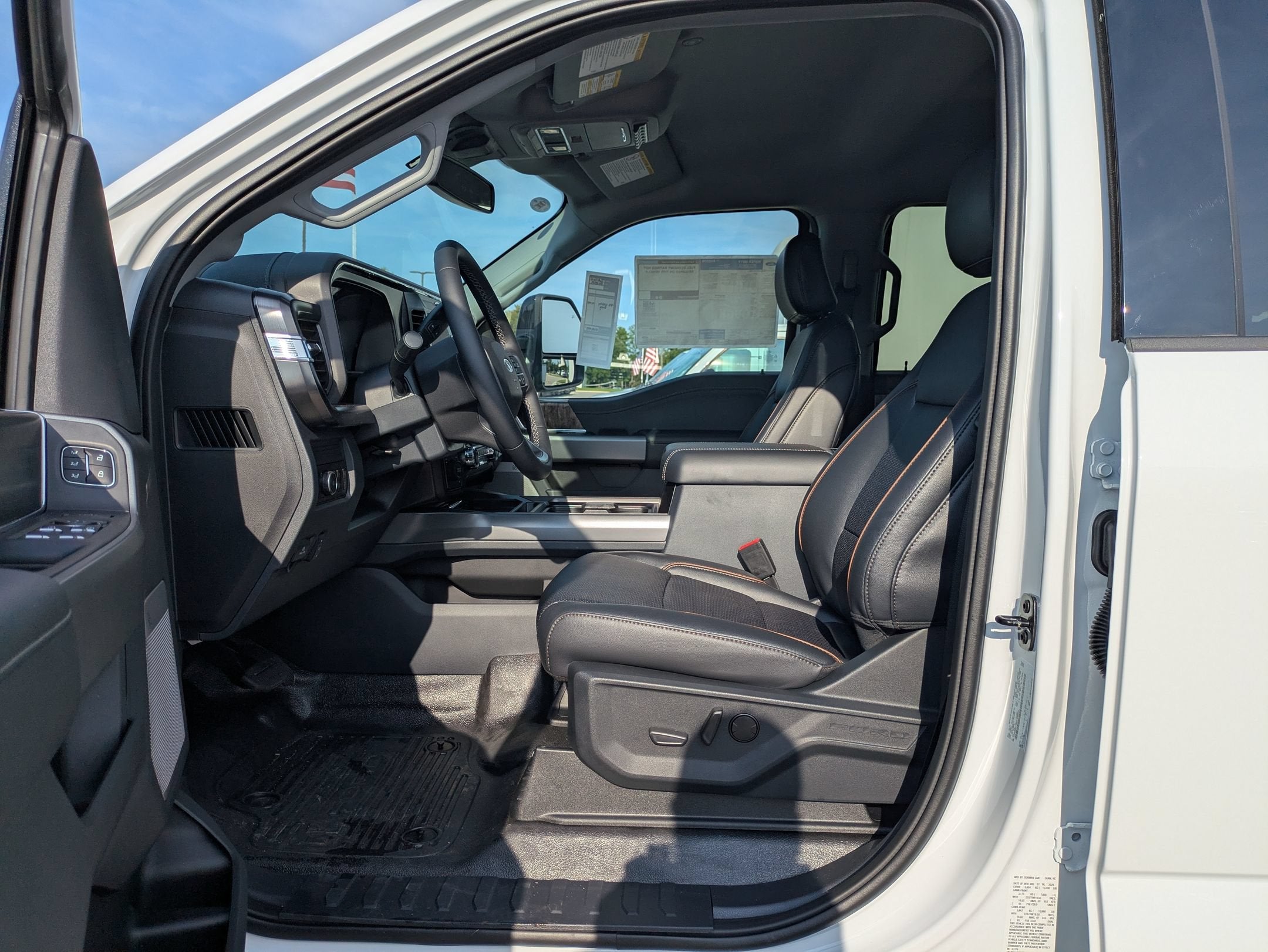 2026 Ford Super Duty F-450 DRW LARIAT