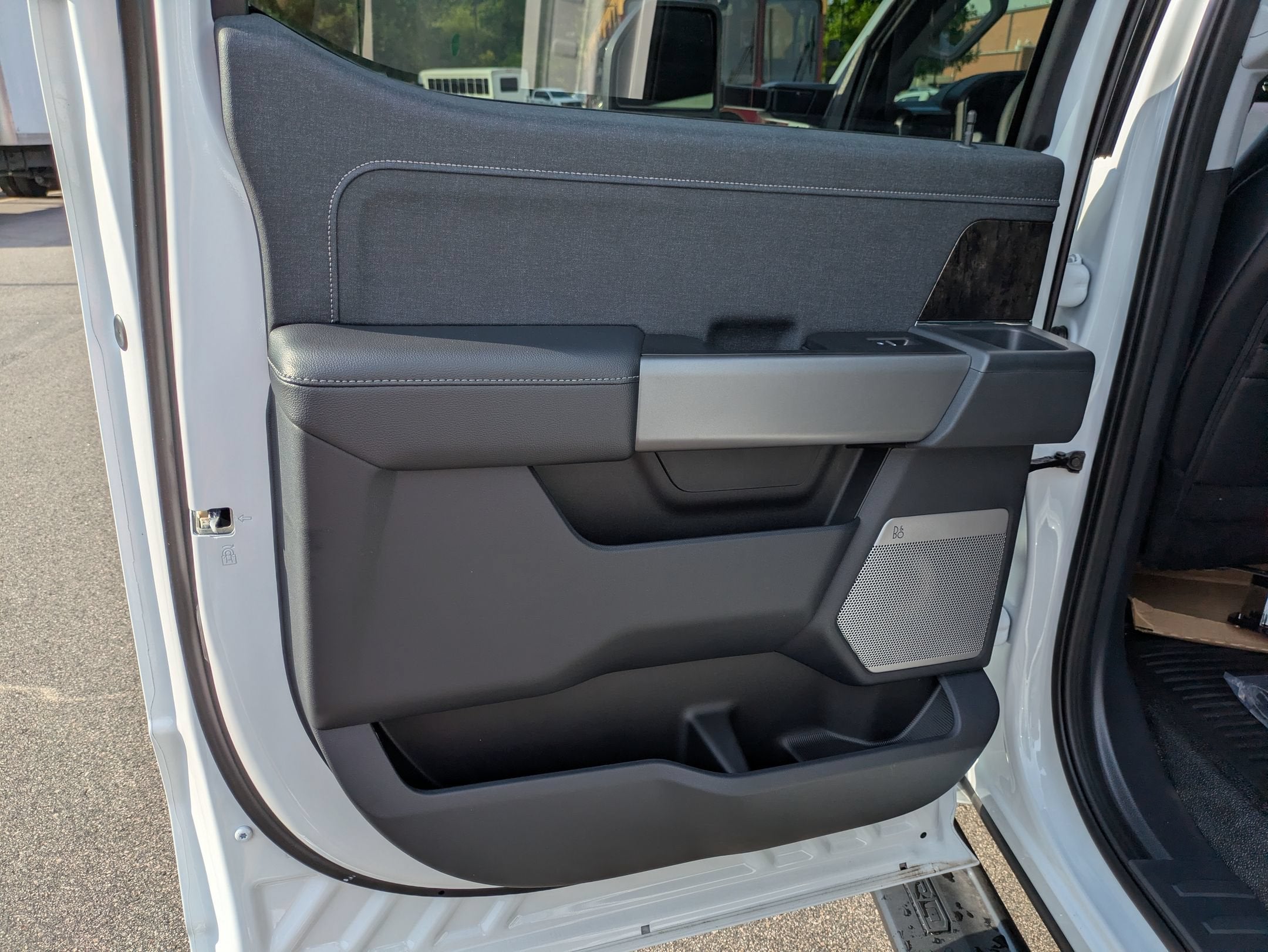 2026 Ford Super Duty F-450 DRW LARIAT