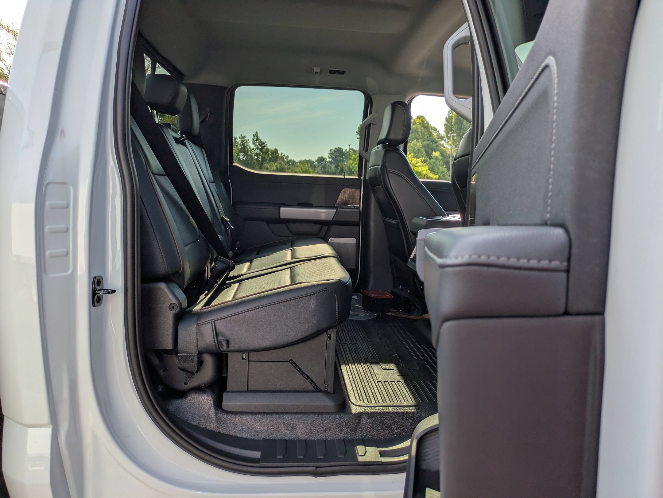 2026 Ford Super Duty F-450 DRW LARIAT