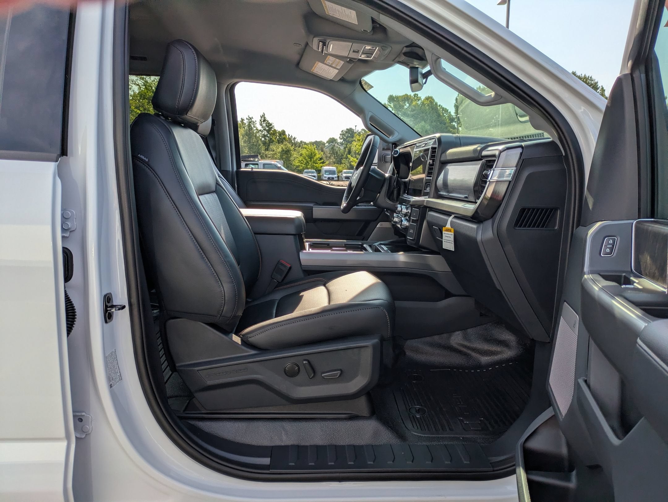 2026 Ford Super Duty F-450 DRW LARIAT