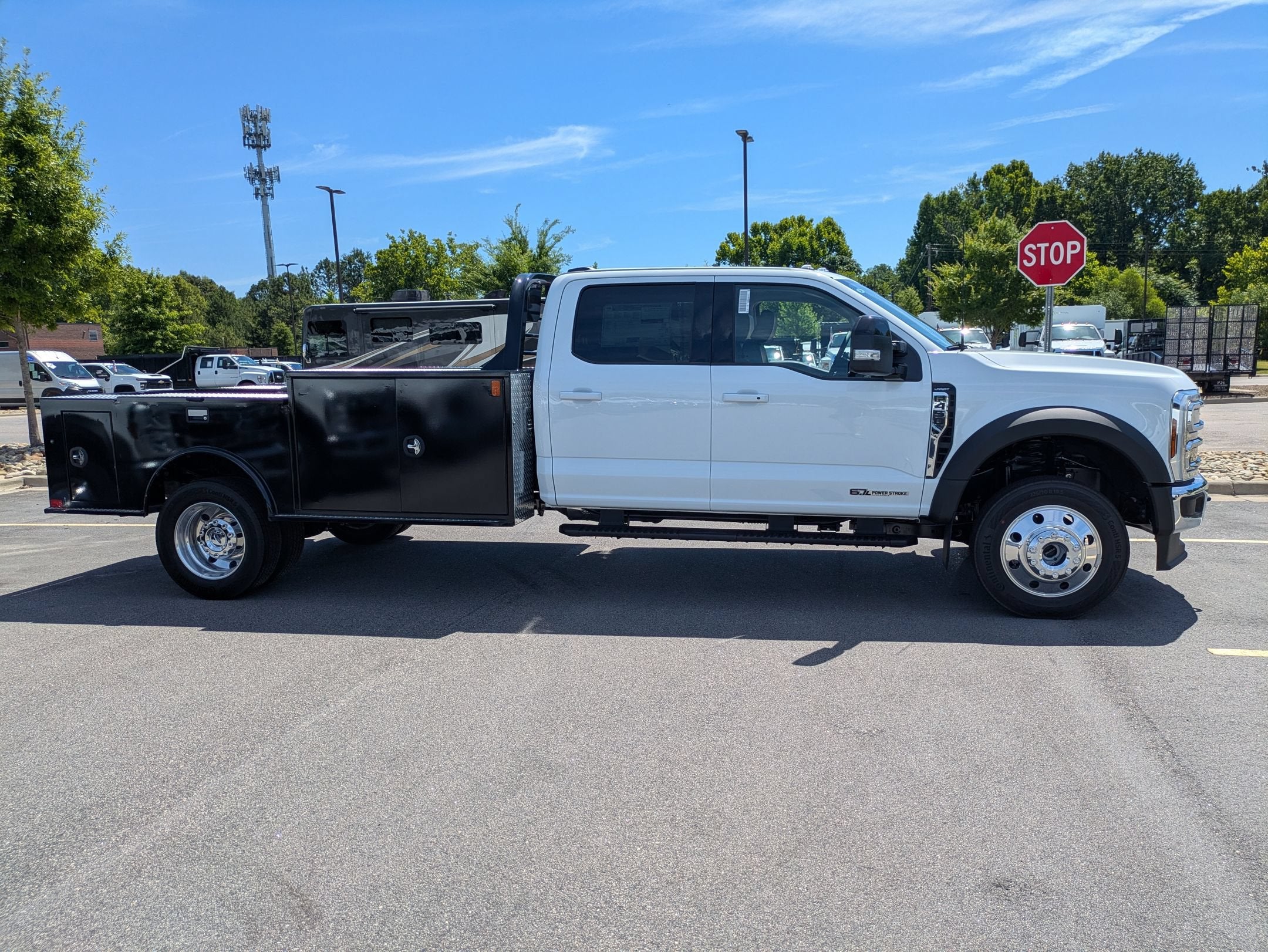 2026 Ford Super Duty F-450 DRW LARIAT