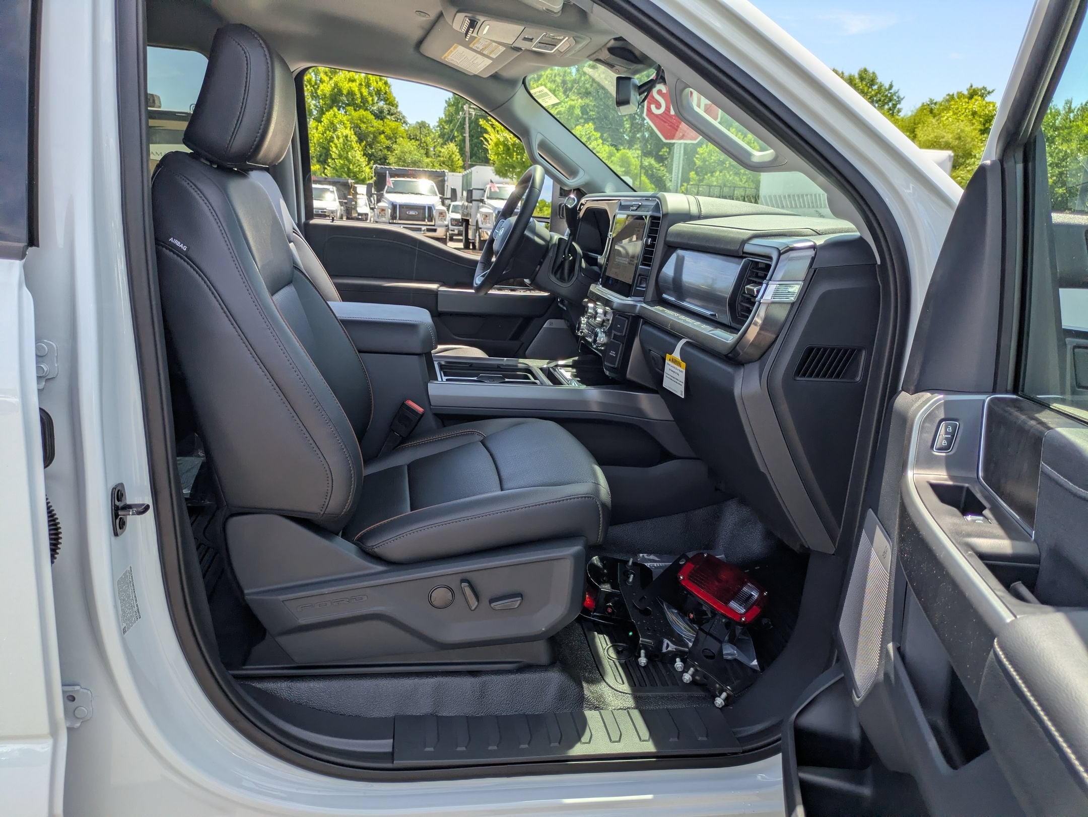 2026 Ford Super Duty F-450 DRW LARIAT