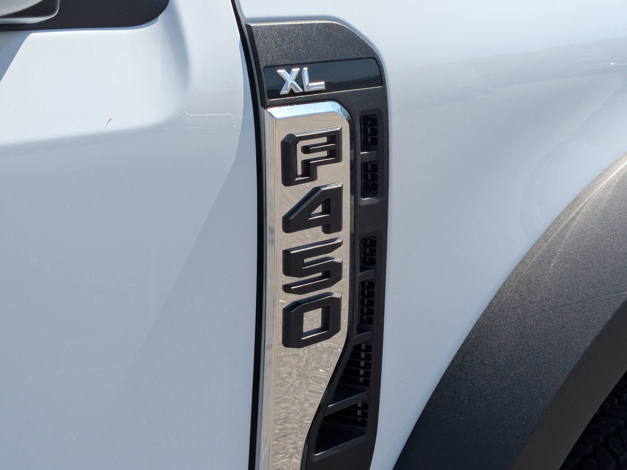 2026 Ford Super Duty F-450 DRW XL