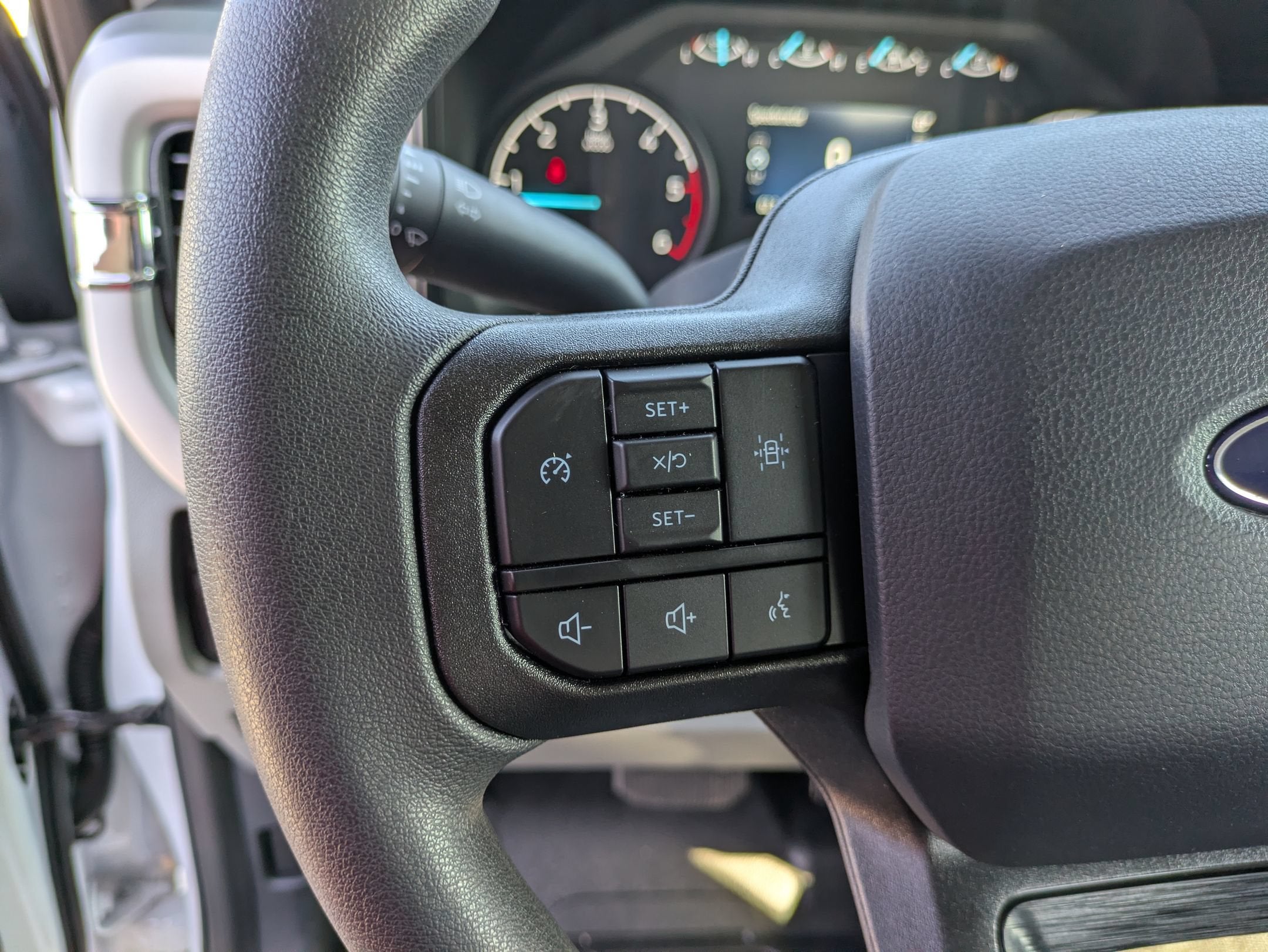 2027 Ford Super Duty F-350 DRW XL