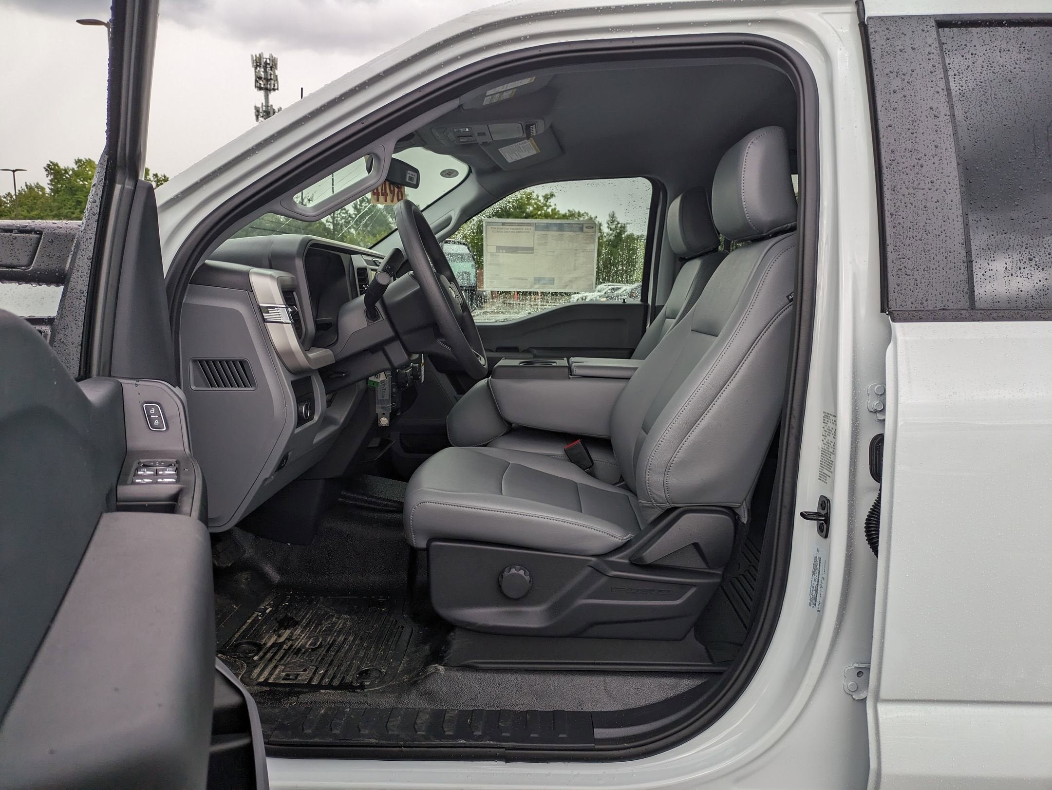 2025 Ford Super Duty F-550 DRW XL