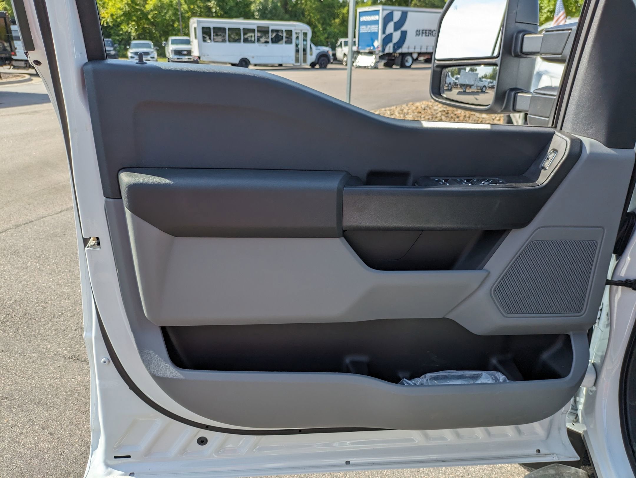 2025 Ford Super Duty F-550 DRW XL