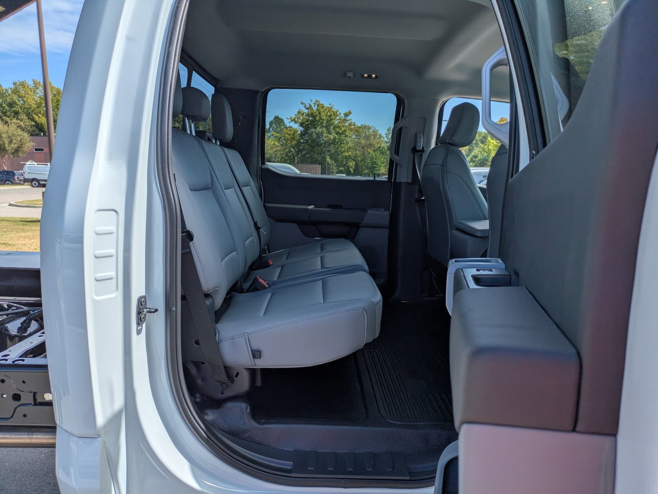 2025 Ford Super Duty F-550 DRW XL