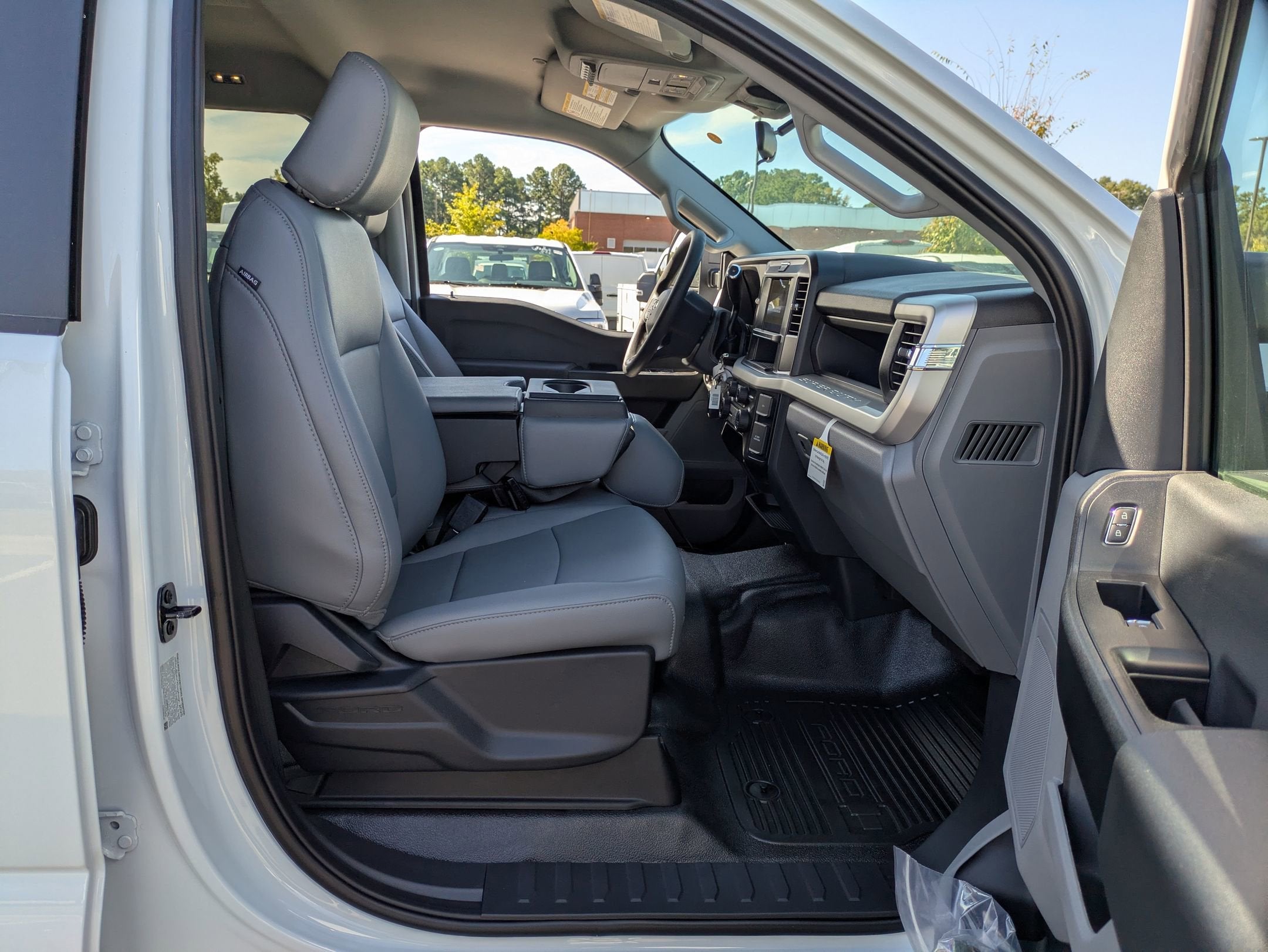 2025 Ford Super Duty F-550 DRW XL