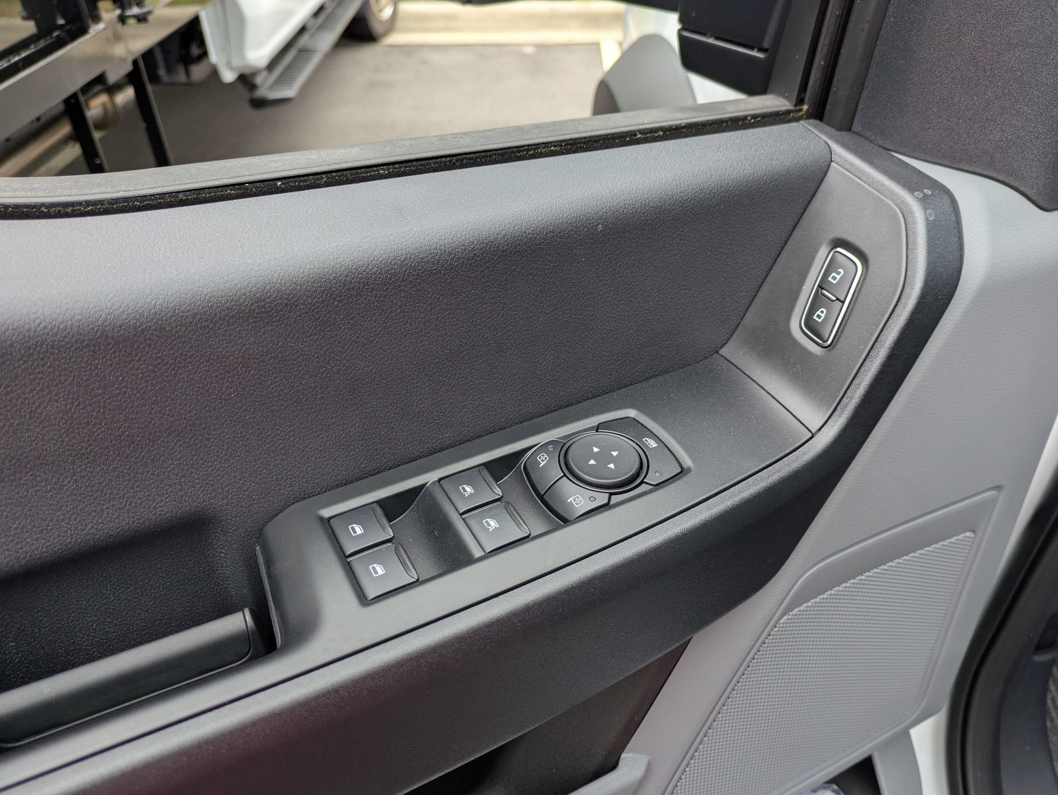 2027 Ford Super Duty F-550 DRW XL