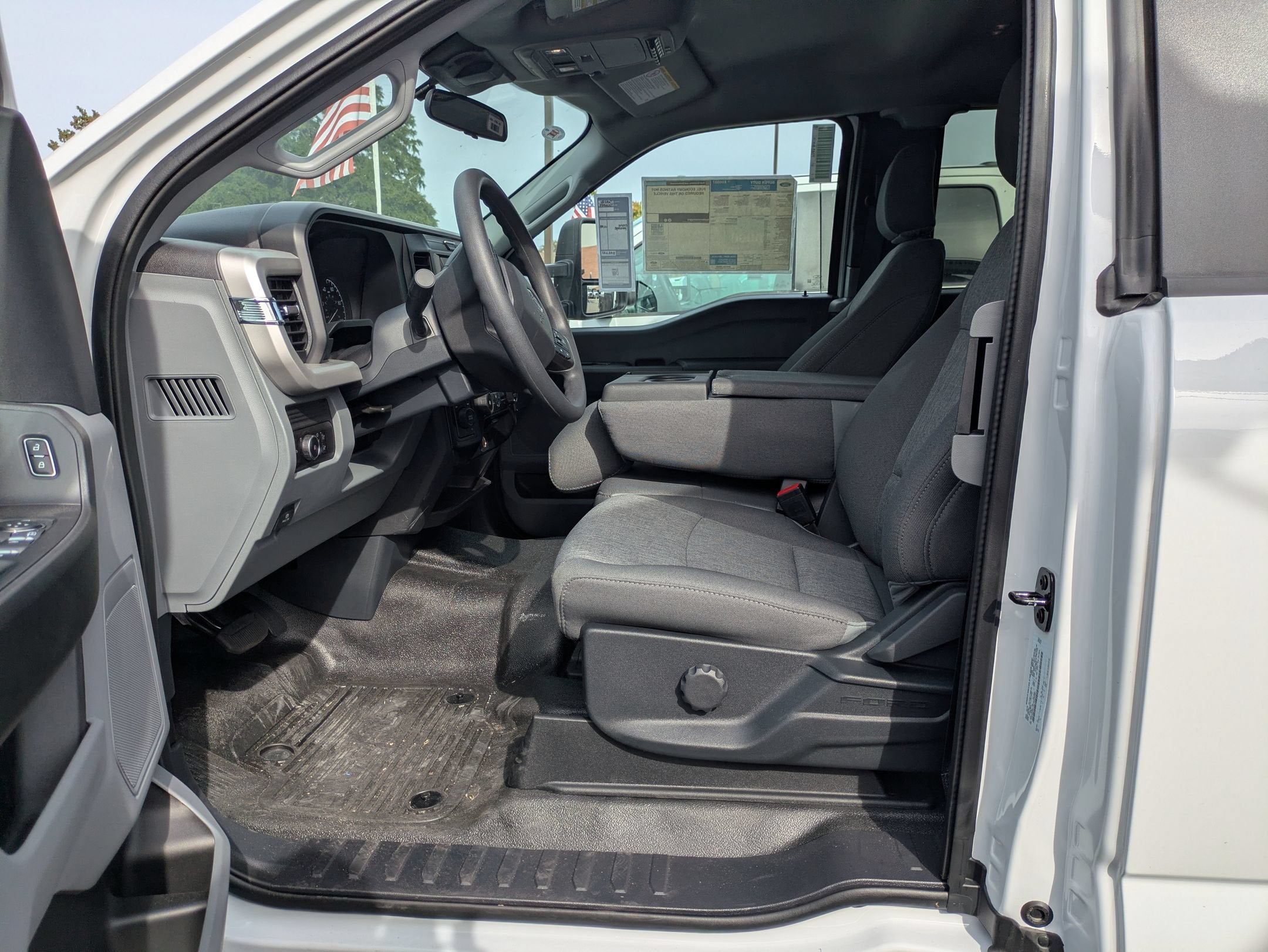 2026 Ford Super Duty F-550 DRW XL
