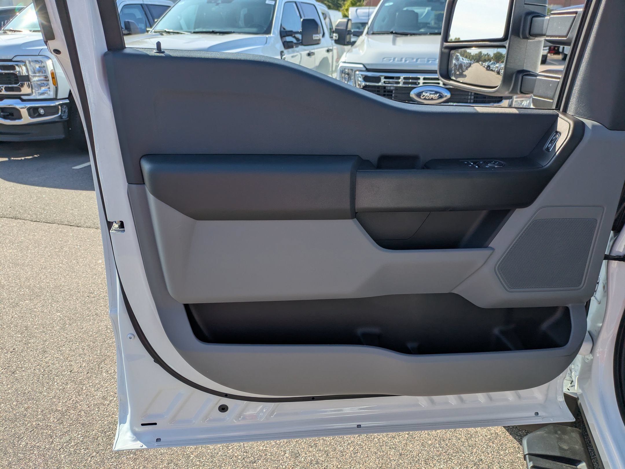 2026 Ford Super Duty F-550 DRW XL
