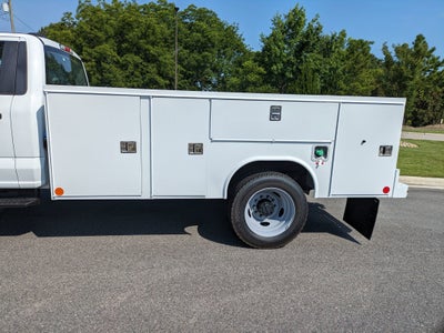 2025 Ford Super Duty F-550 DRW XL