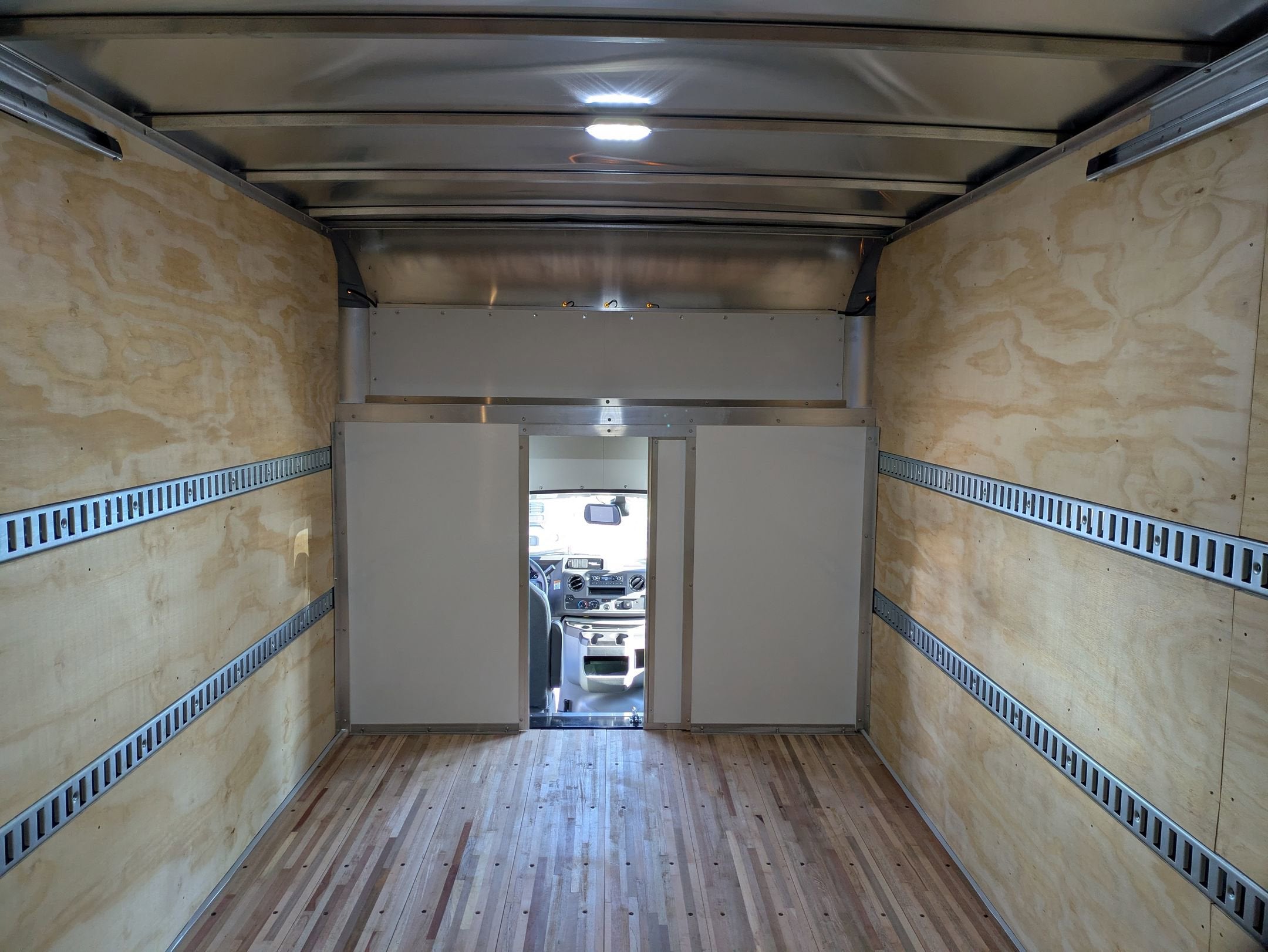 2027 Ford E-Series Cutaway Base