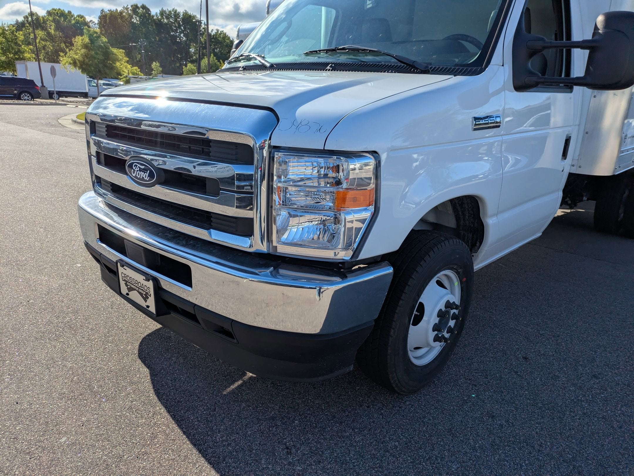 2027 Ford E-Series Cutaway Base