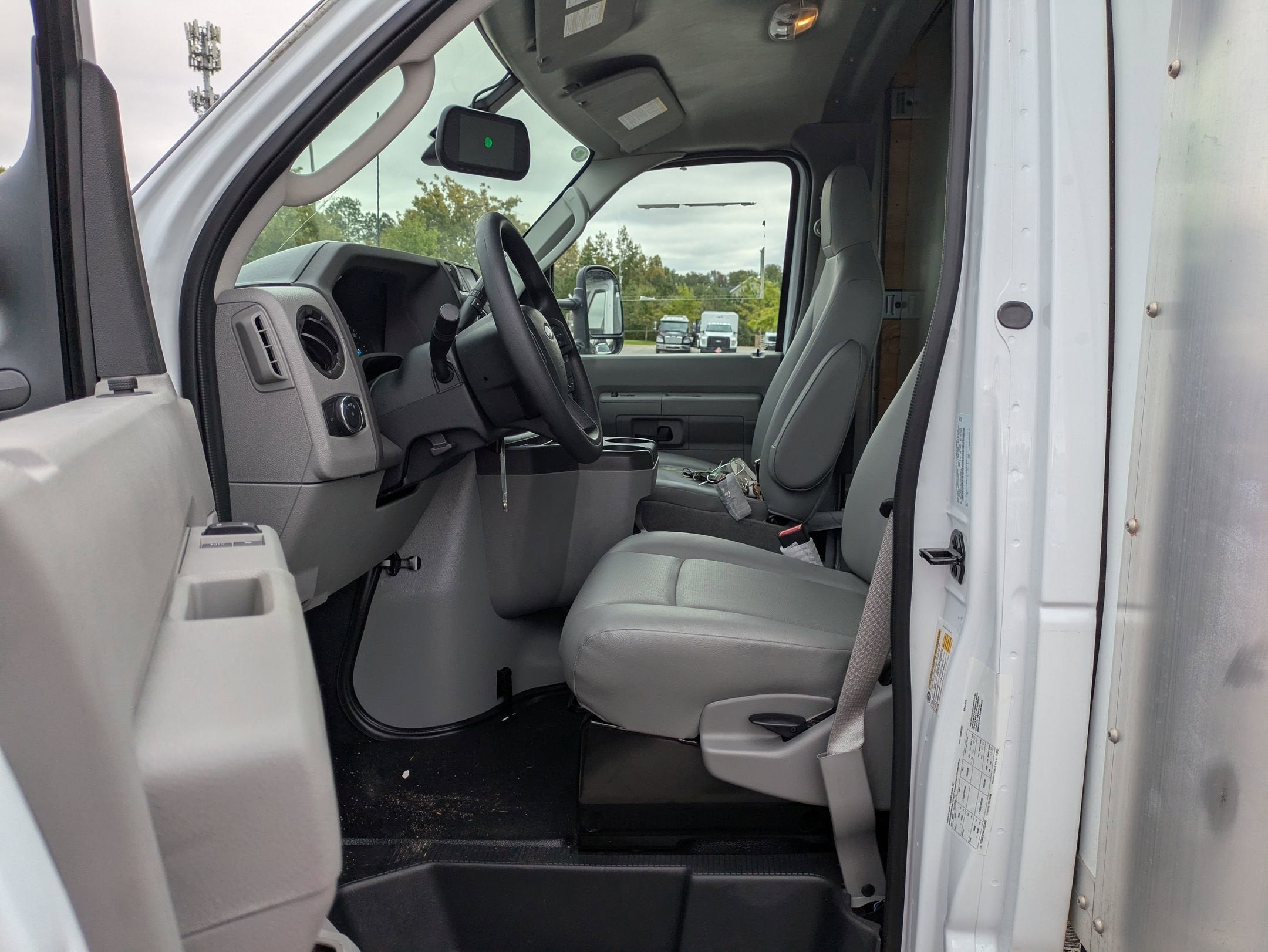 2026 Ford E-Series Cutaway E-350 DRW 176" WB