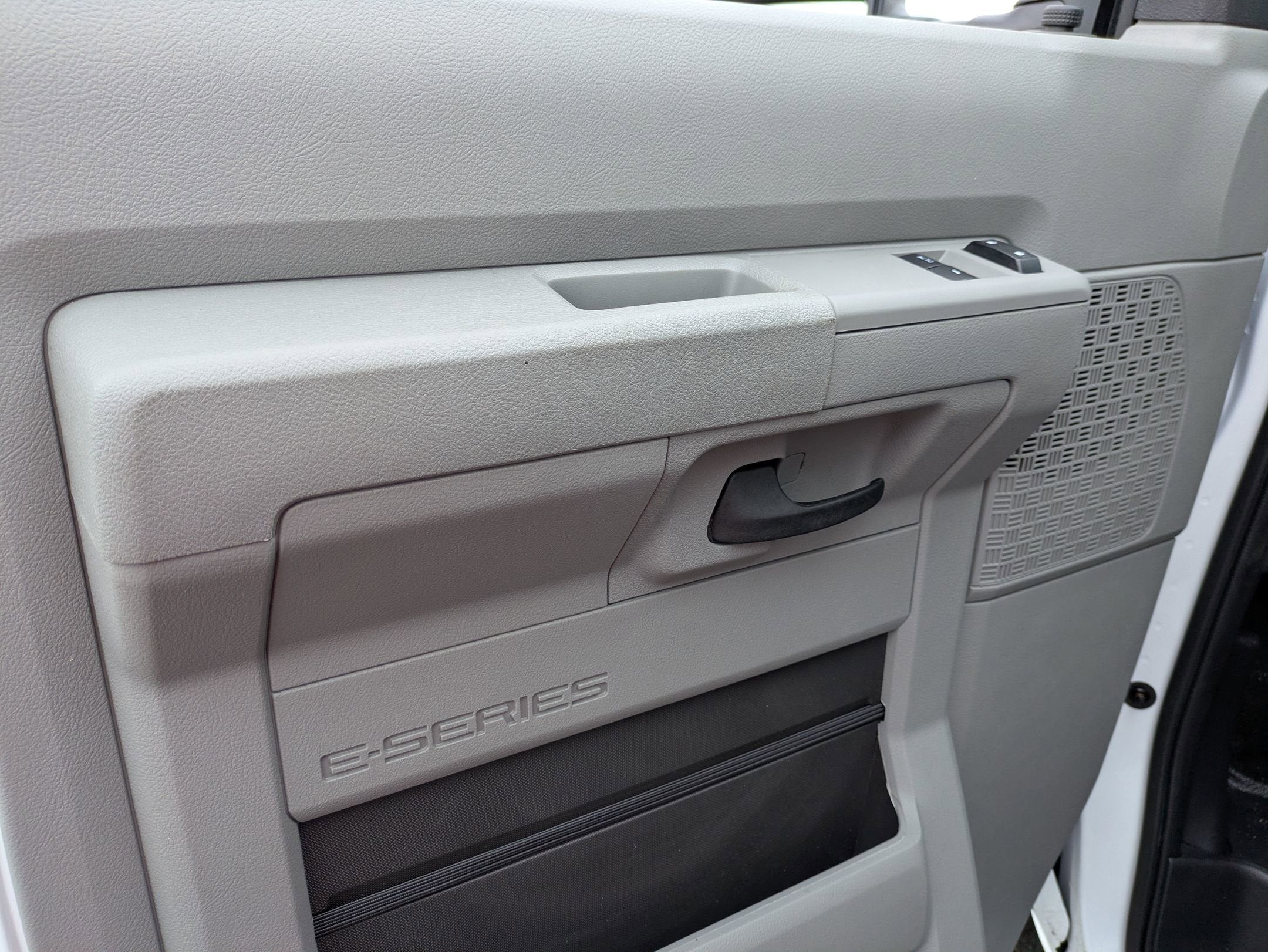 2026 Ford E-Series Cutaway E-350 DRW 176" WB