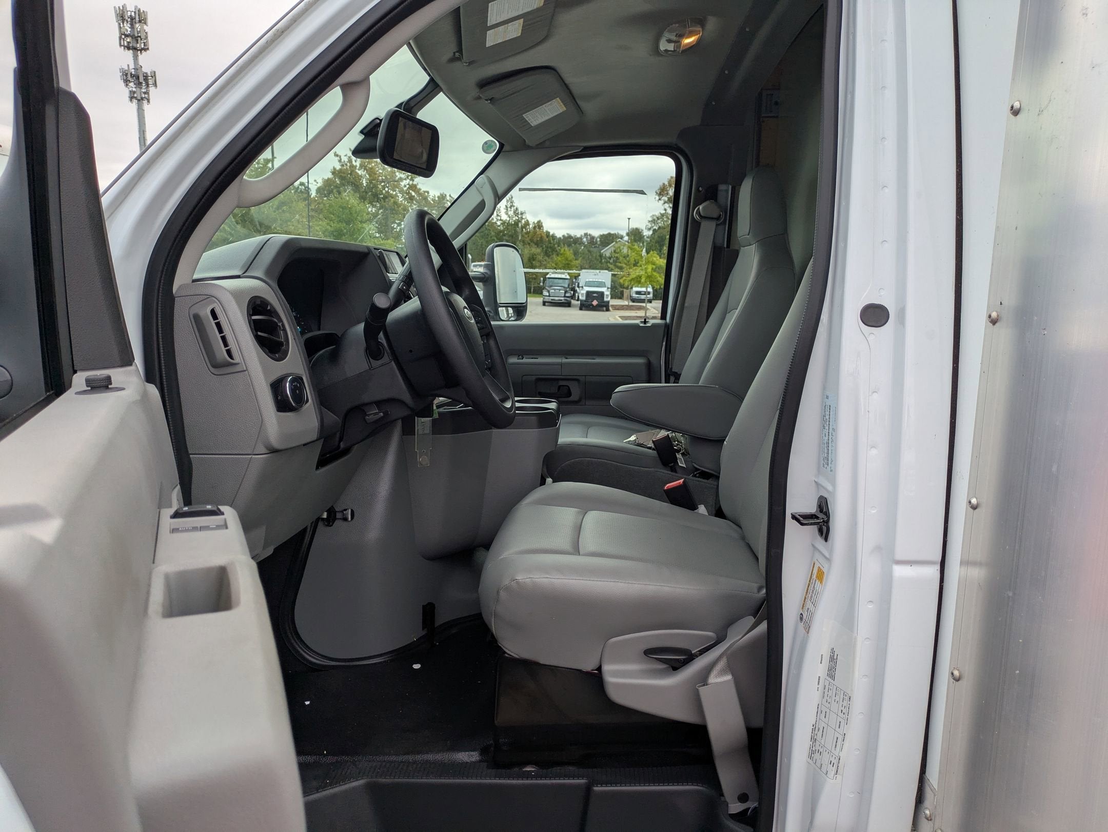 2026 Ford E-Series Cutaway E-350 DRW 158" WB