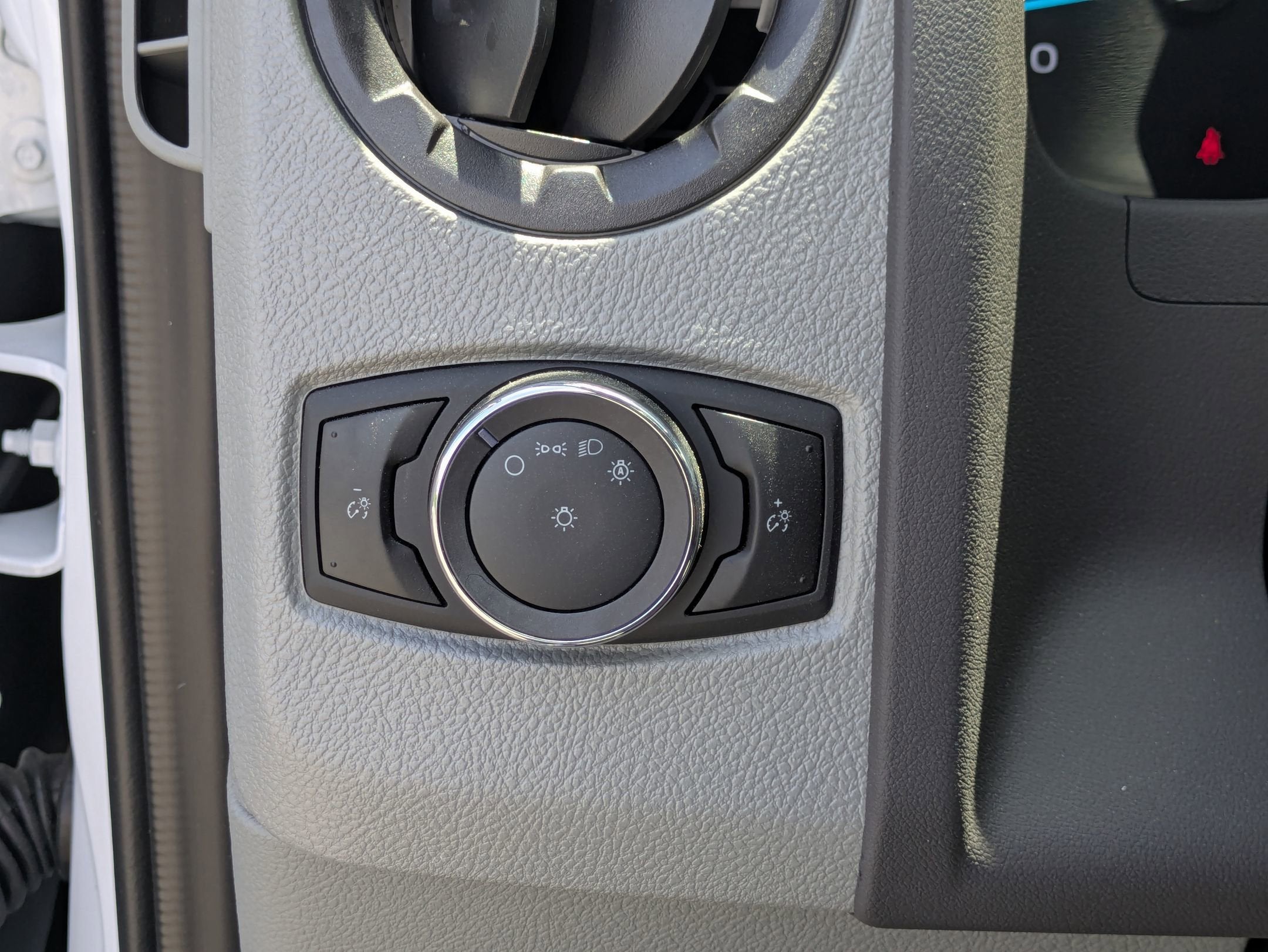 2026 Ford E-Series Cutaway Base