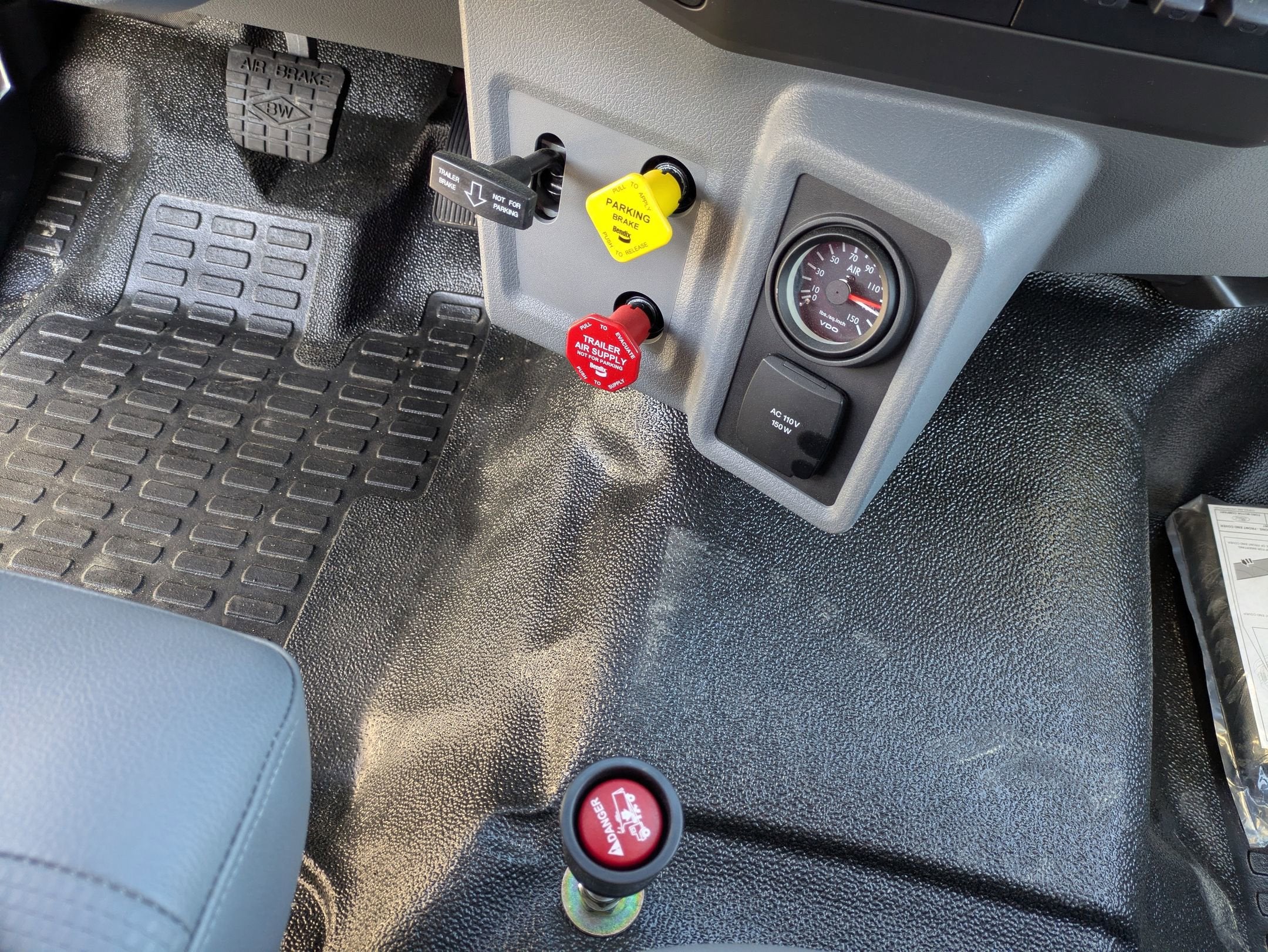 2027 Ford F-750SD Base