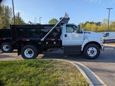 2027 Ford F-750SD Base
