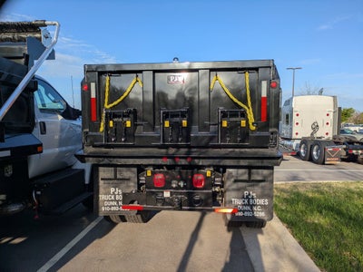 2027 Ford F-750SD Base