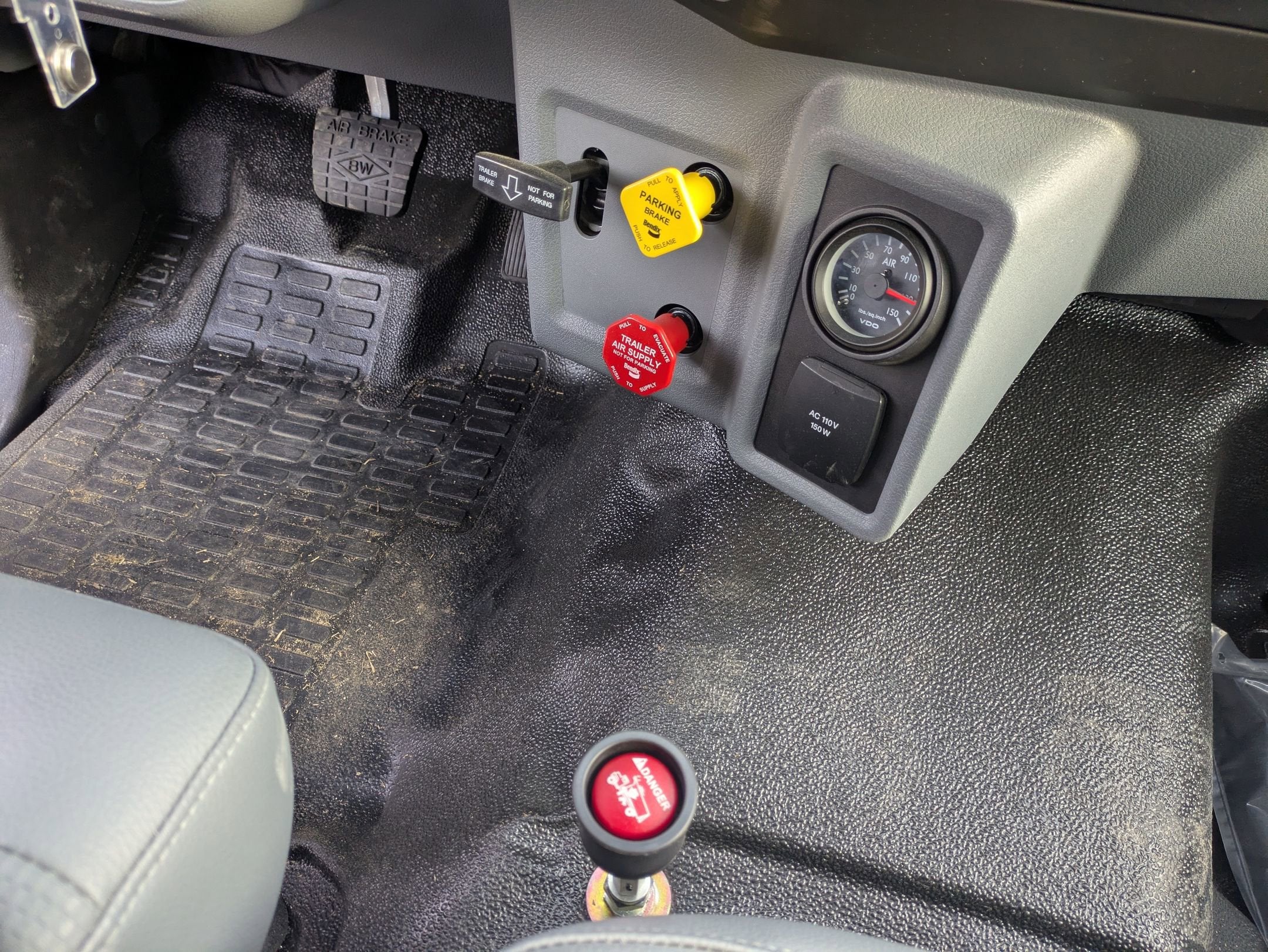 2027 Ford F-750SD Base