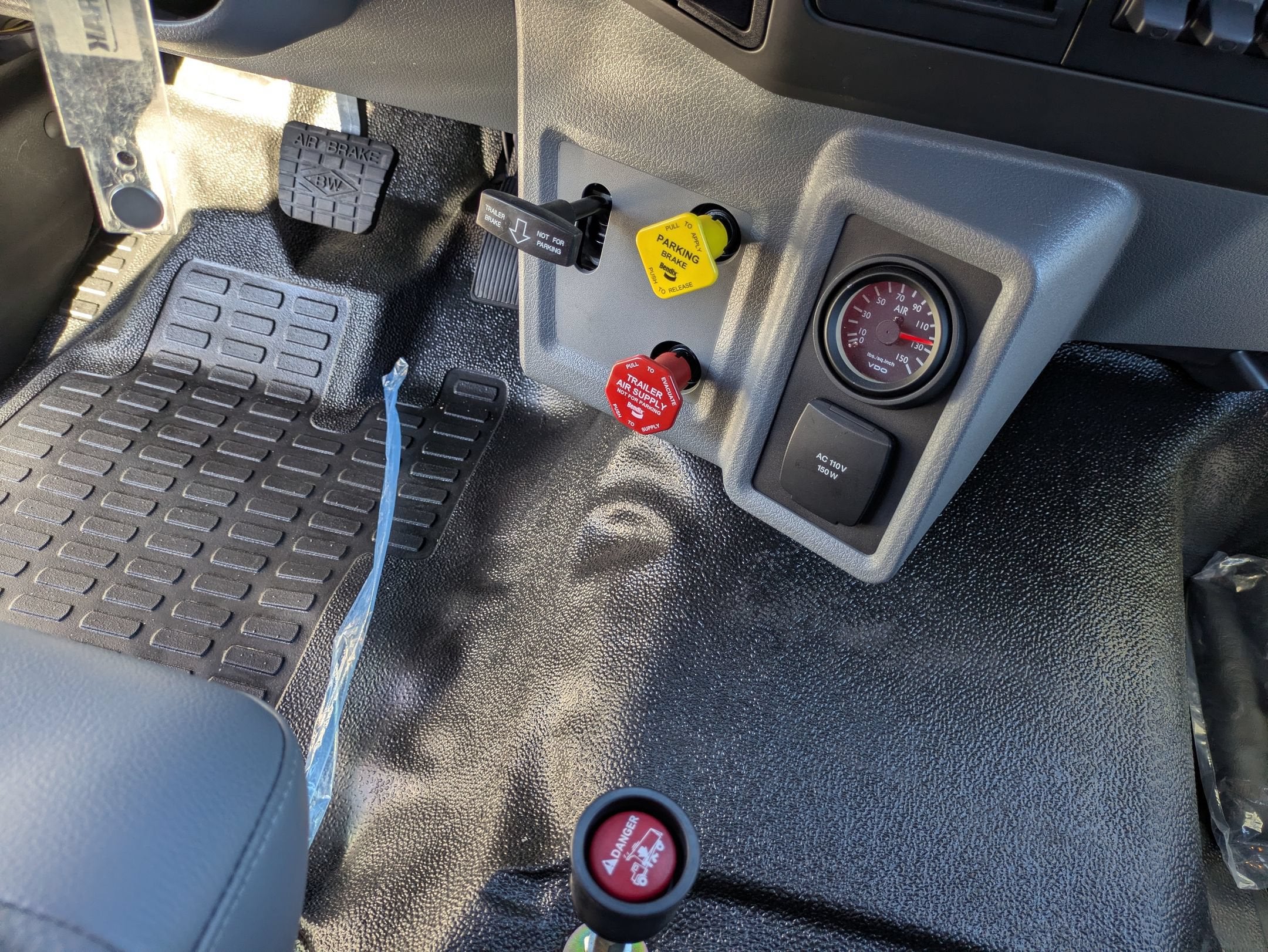 2027 Ford F-750SD Base