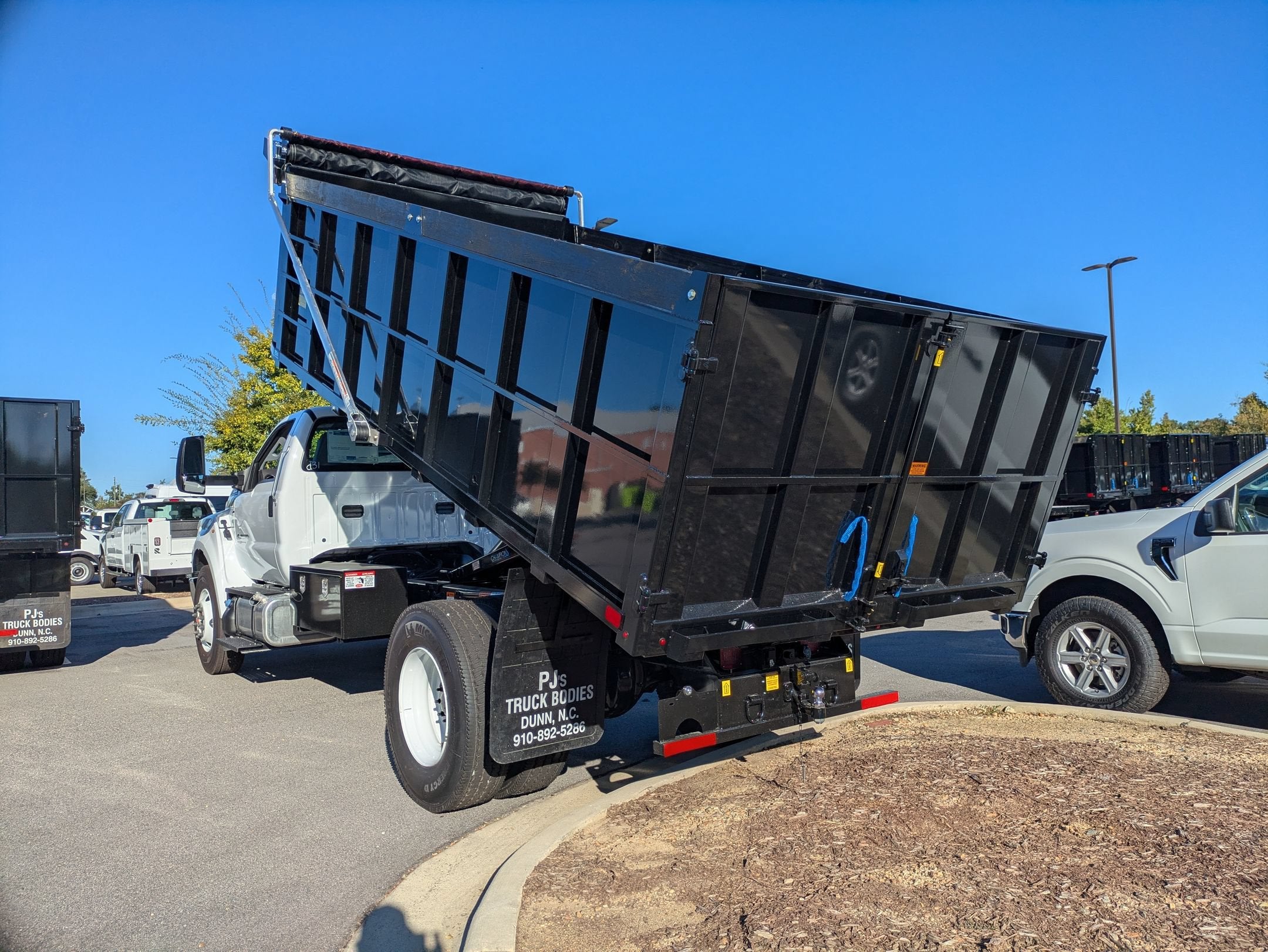 2027 Ford F-750SD Base