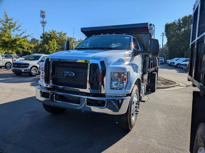 2027 Ford F-750SD Base