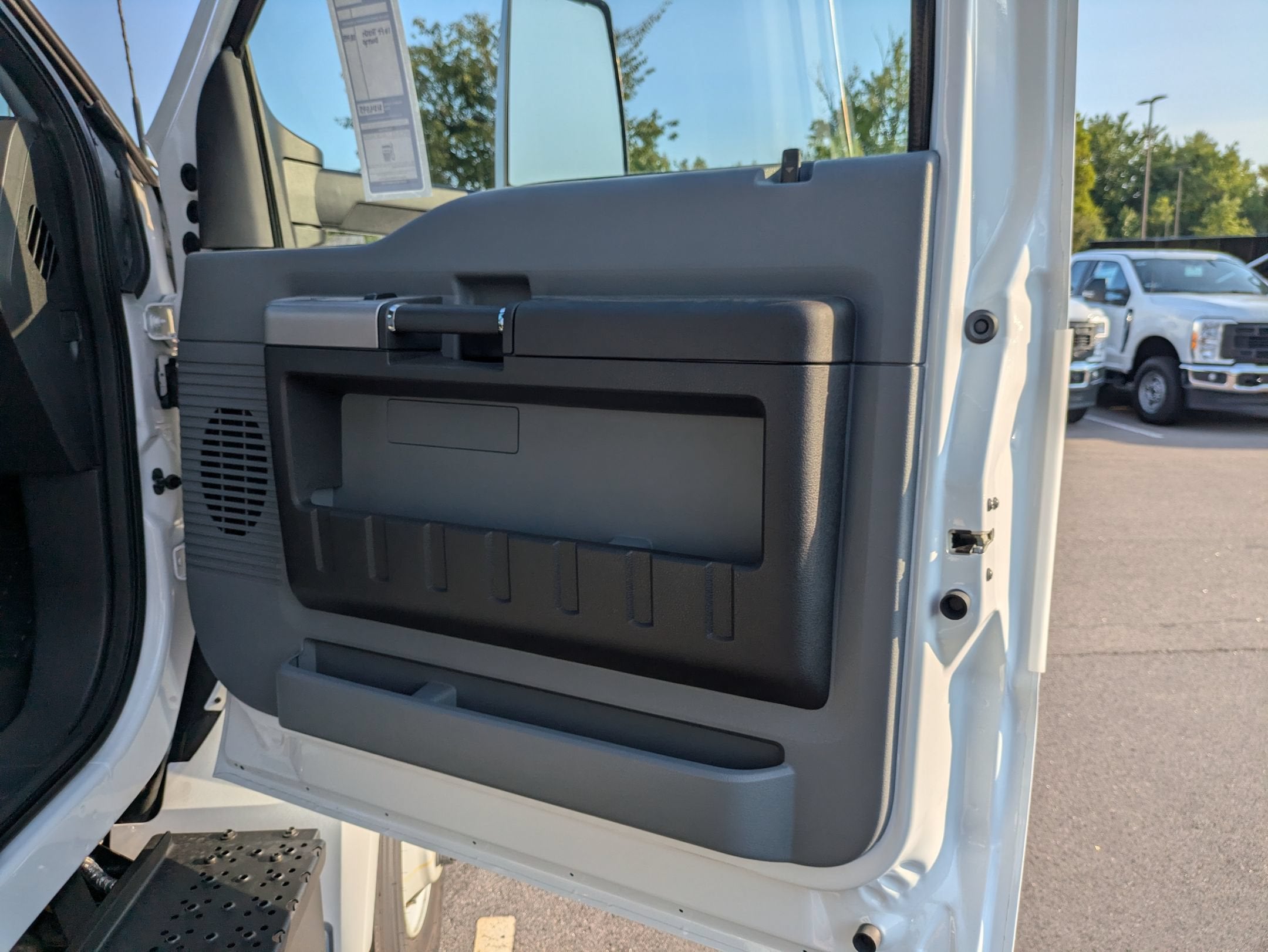 2027 Ford F-750SD Base