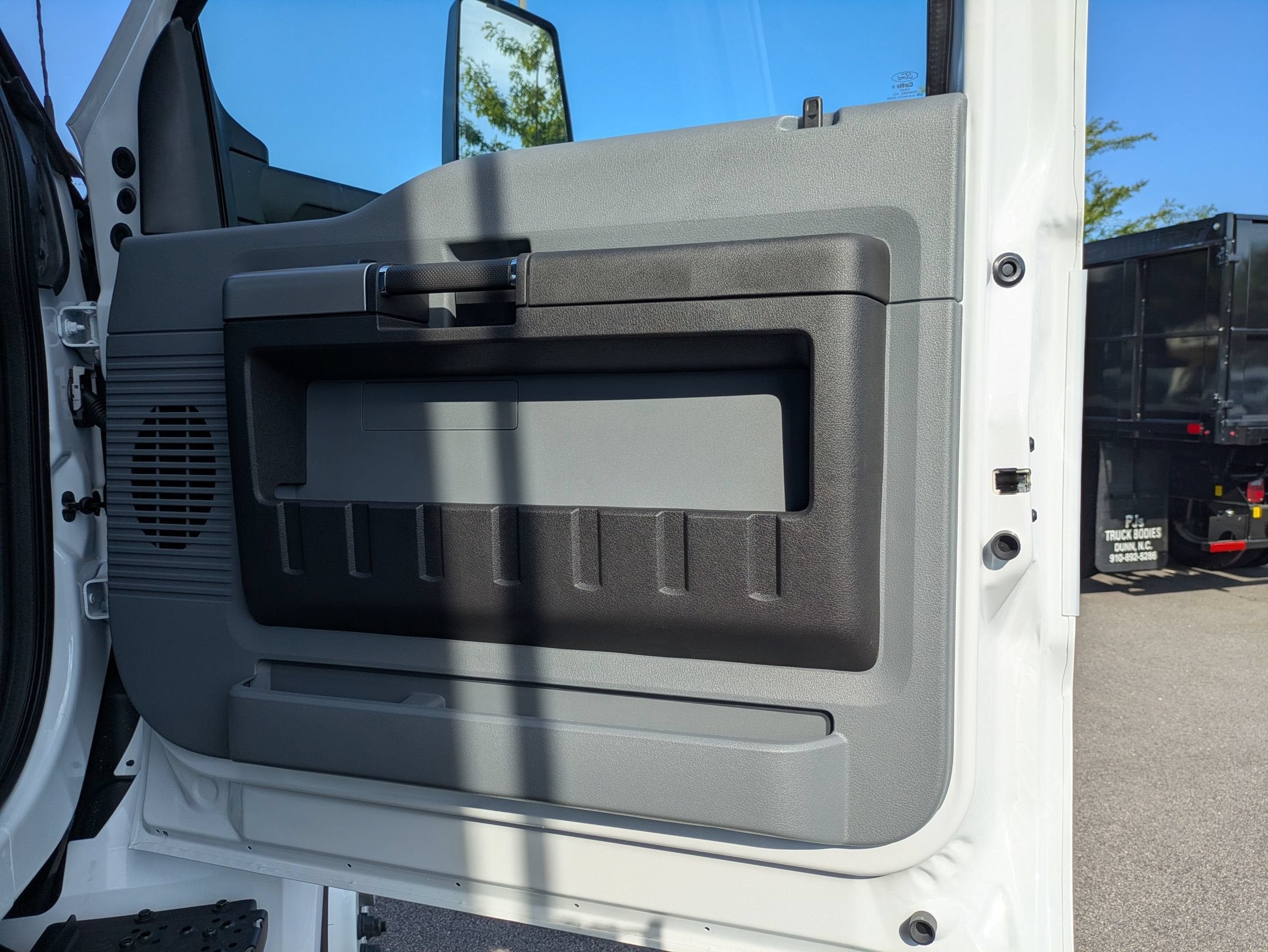 2027 Ford F-750SD Base