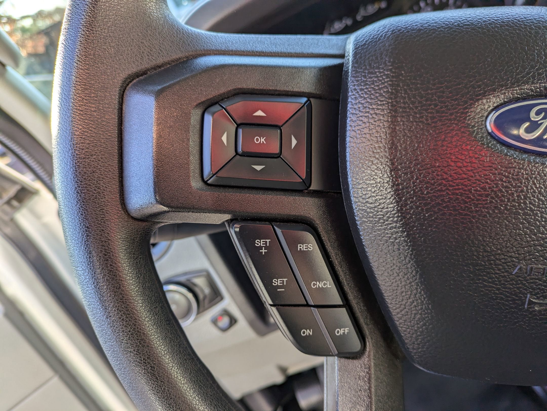 2024 Ford E-Series Cutaway Base